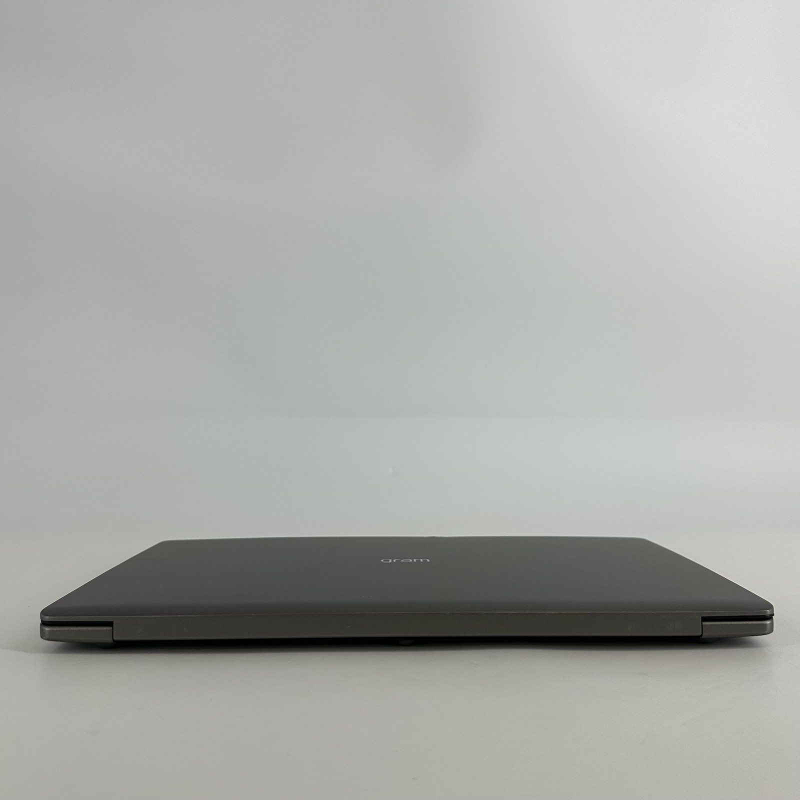 LG Gram 15 Gray FHD i5-1135G7 2.40GHz 16GB RAM 512GB SSD Split Frame