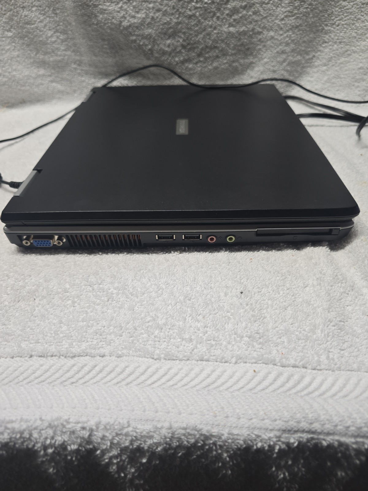 Toshiba Satelite L25-S119 PSL2XU-OOJOOD Intel Laptop Computer w/ Handheld Mouse