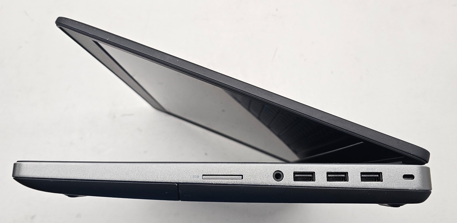 Dell Precision 7520 15.6″ Laptop Intel Core i7-7920HQ 4GB Ram NO HD/OS (FL)
