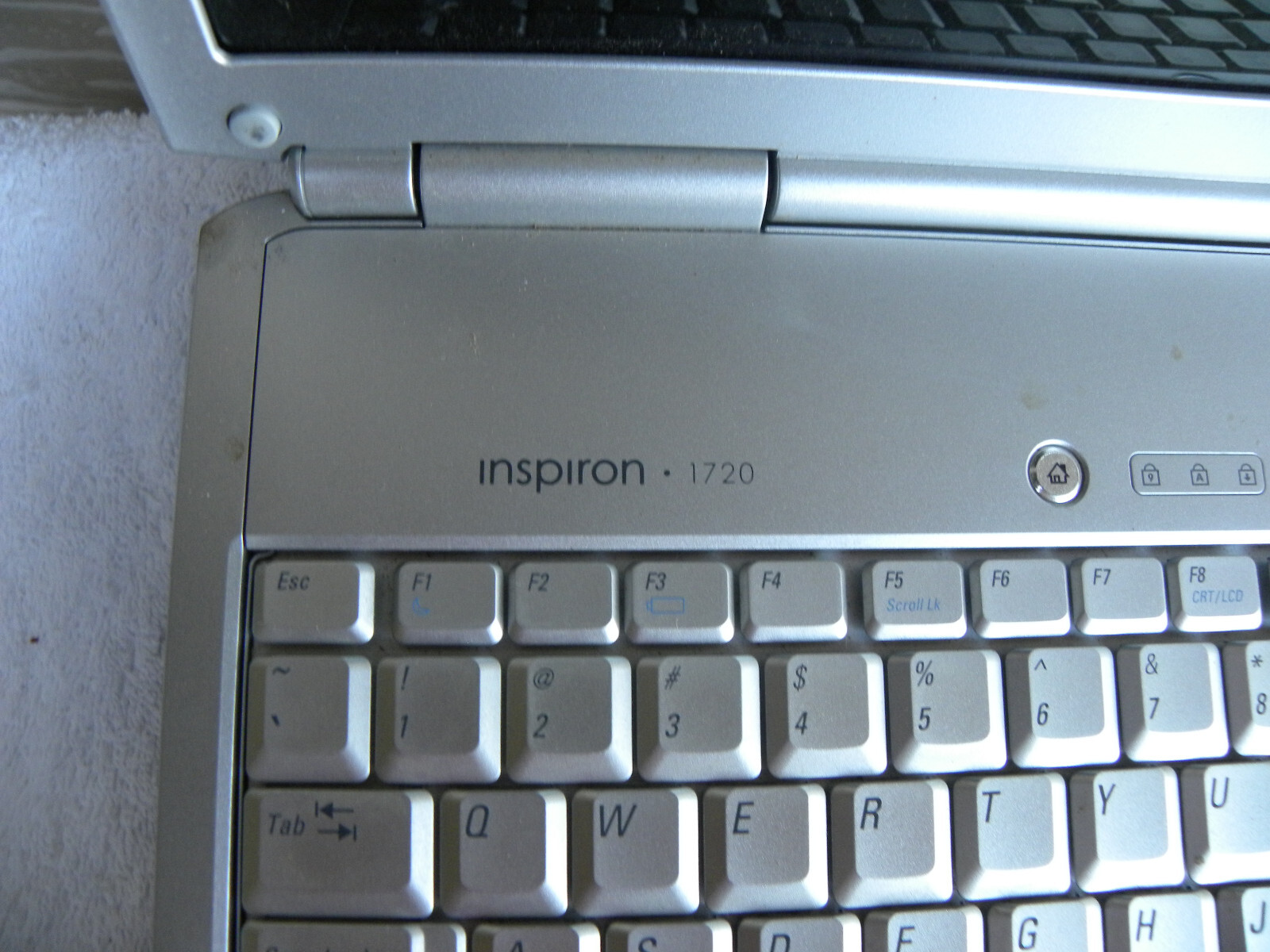 Dell Inspiron 1720 17″ (AS IS / FOR PARTS) – No Hard / Drive Untested