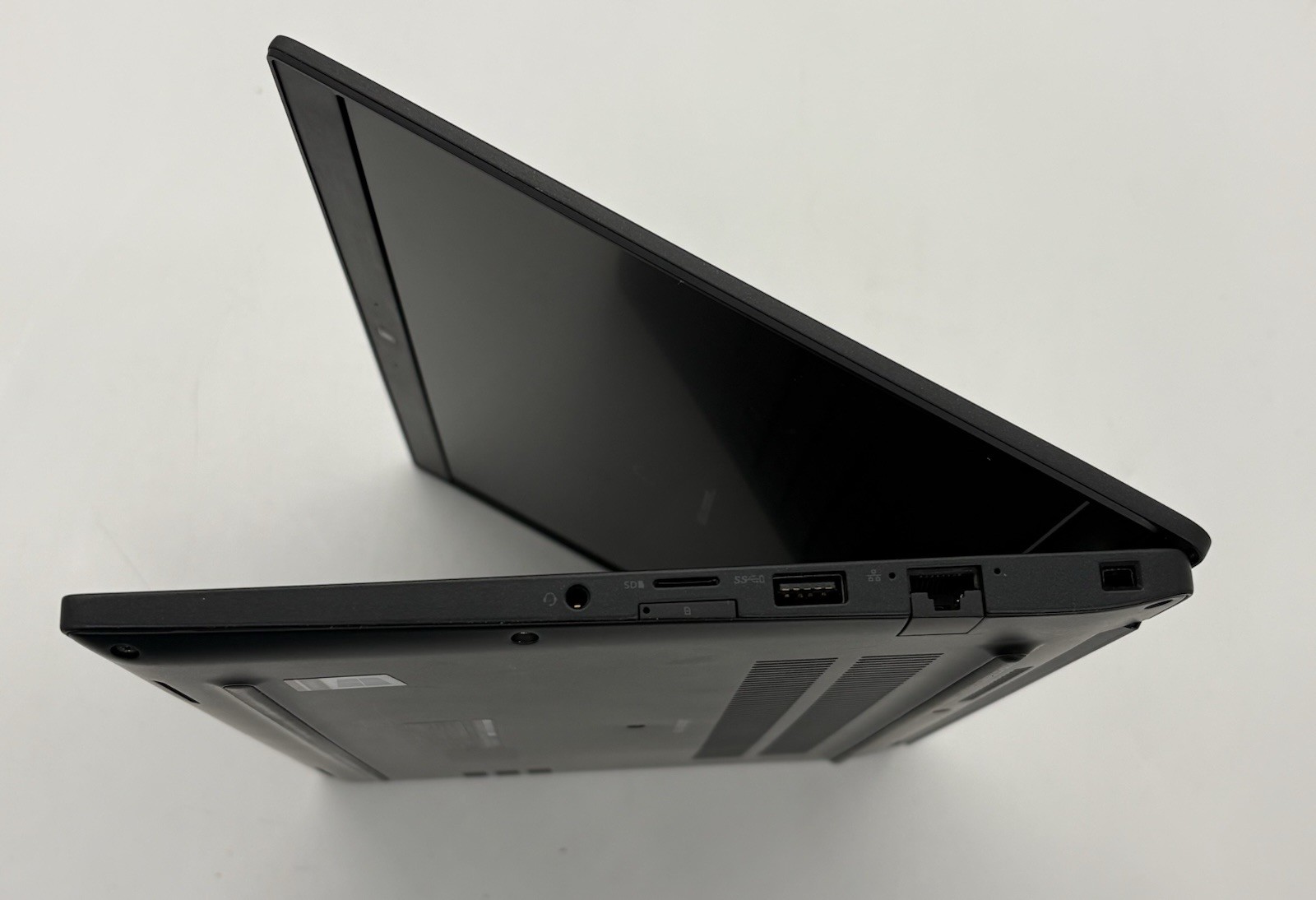 Dell Latitude 7390 i7-8650U 1.90GHZ 16GB RAM 512GB SSD WIN11Pro One dead pixel
