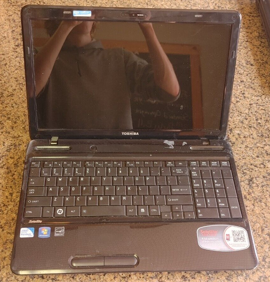 Used Lot of 4 – Assorted Toshiba Satellite’s – L505, L655, L755D, A215 – No HDD