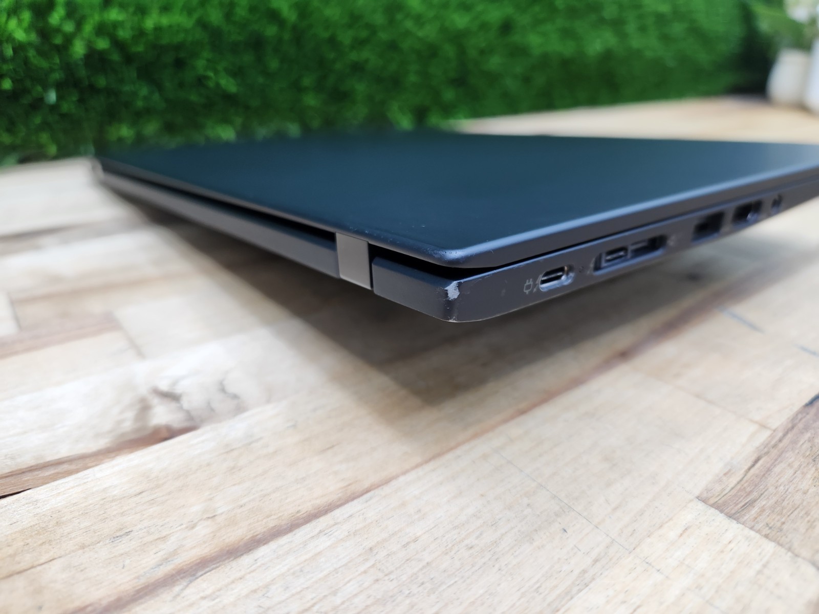 Lenovo ThinkPad X1 Carbon Gen 7 14″ FHD i5-10210U 8GB 256GB SSD Windows 11 Pro ~