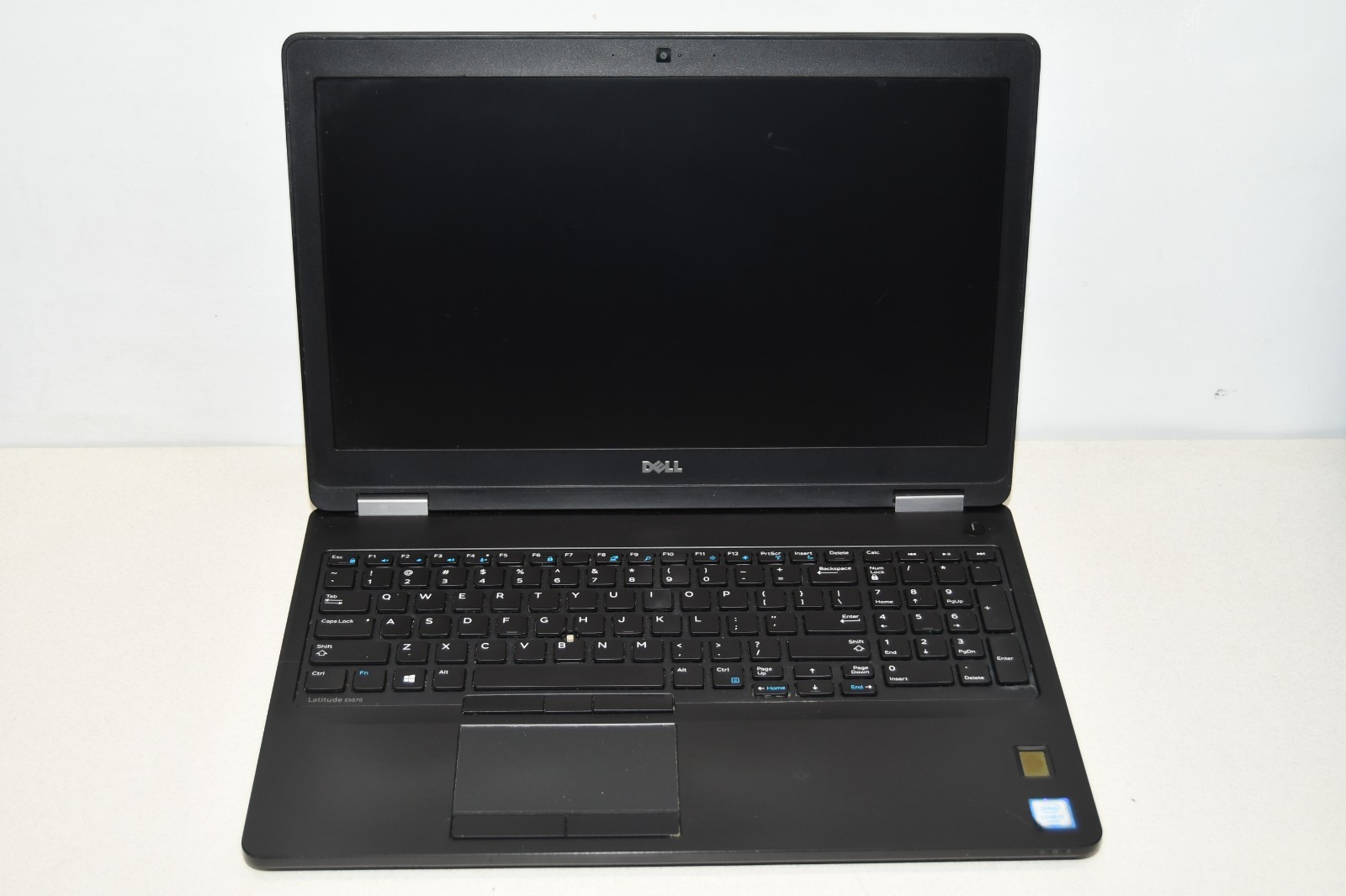 ^ Dell Latitude E5570 15.6″ Intel i7 “Parts Unit” No Power / Ram / HD / Battery