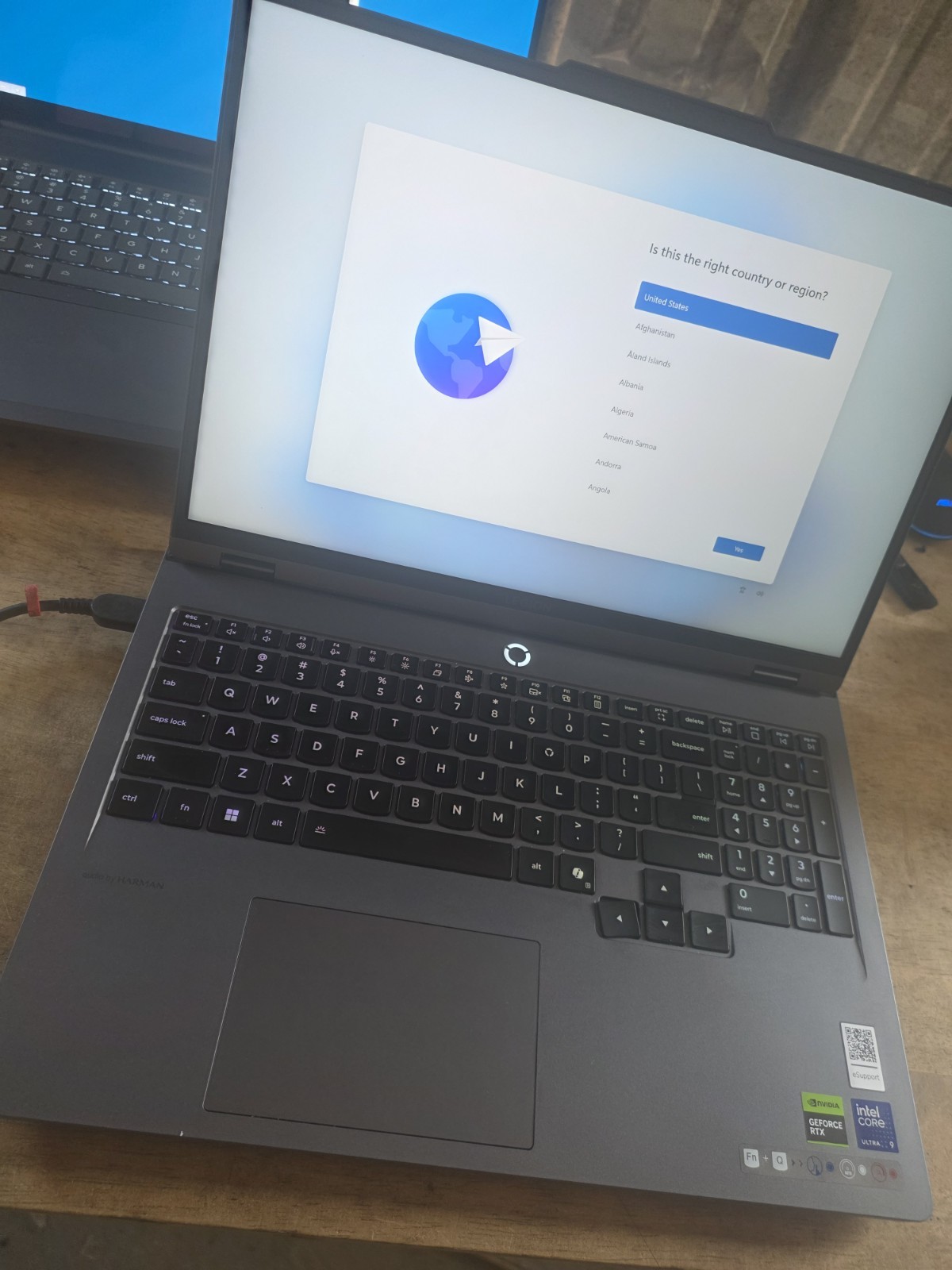 Lenovo Legion 5i 16″ Gaming Laptop – Intel Core Ultra 9 275HX – RTX 5060 Keybios