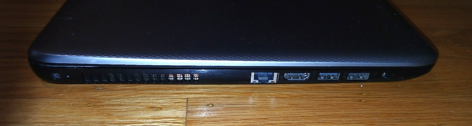 HP 15-AF123CL AMD A8-7410 2.2GHZ 4GB RAM 15″ LCD AC Adapter