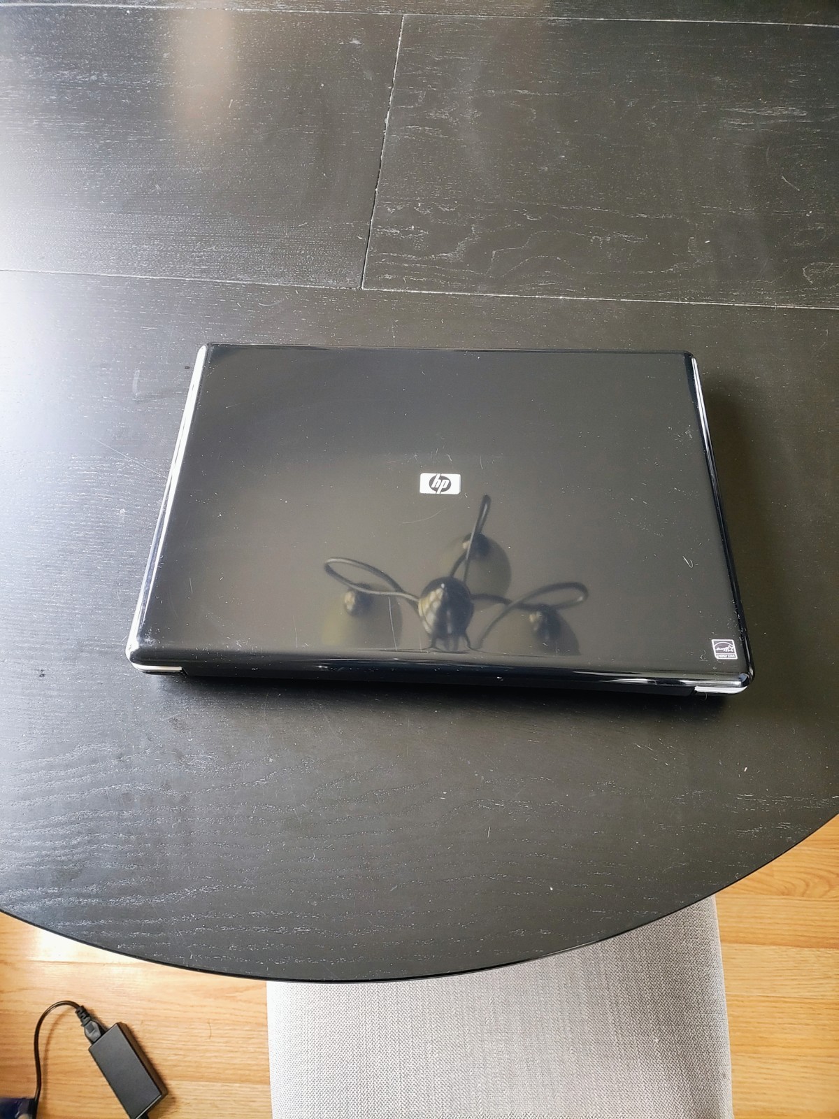 HP G70-460US; 4gb Ram, 320 Gb Hdd, Battery, And Charger + Windows 10