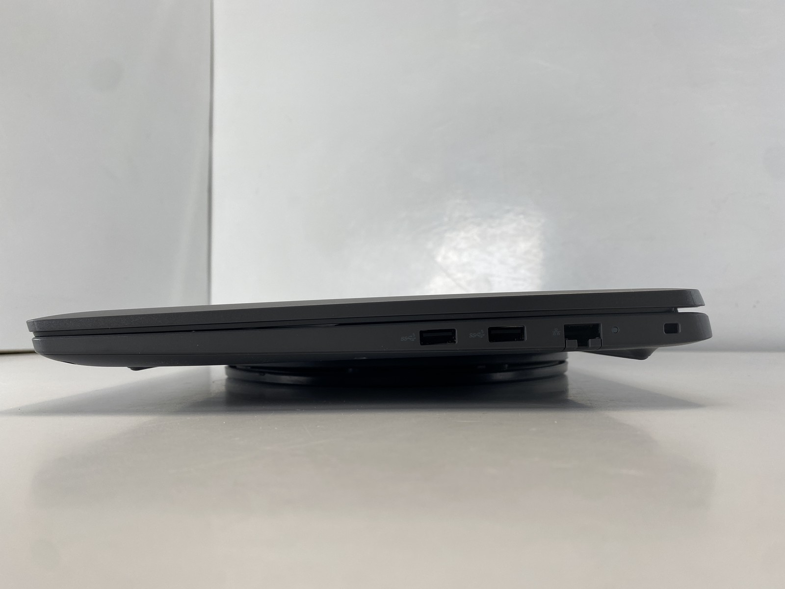 Dell Laptop Latitude 3550 15.6″ Intel Core i5-1335U 256GB – Dark Gray