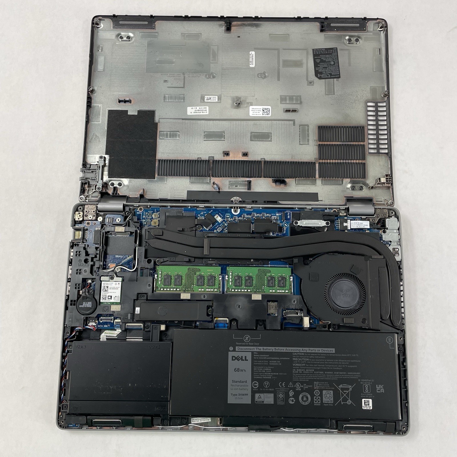 Dell Precision 3551 15.6″ i7-10750H 2.60 GHz 16 GB RAM No SSD/OS/AC