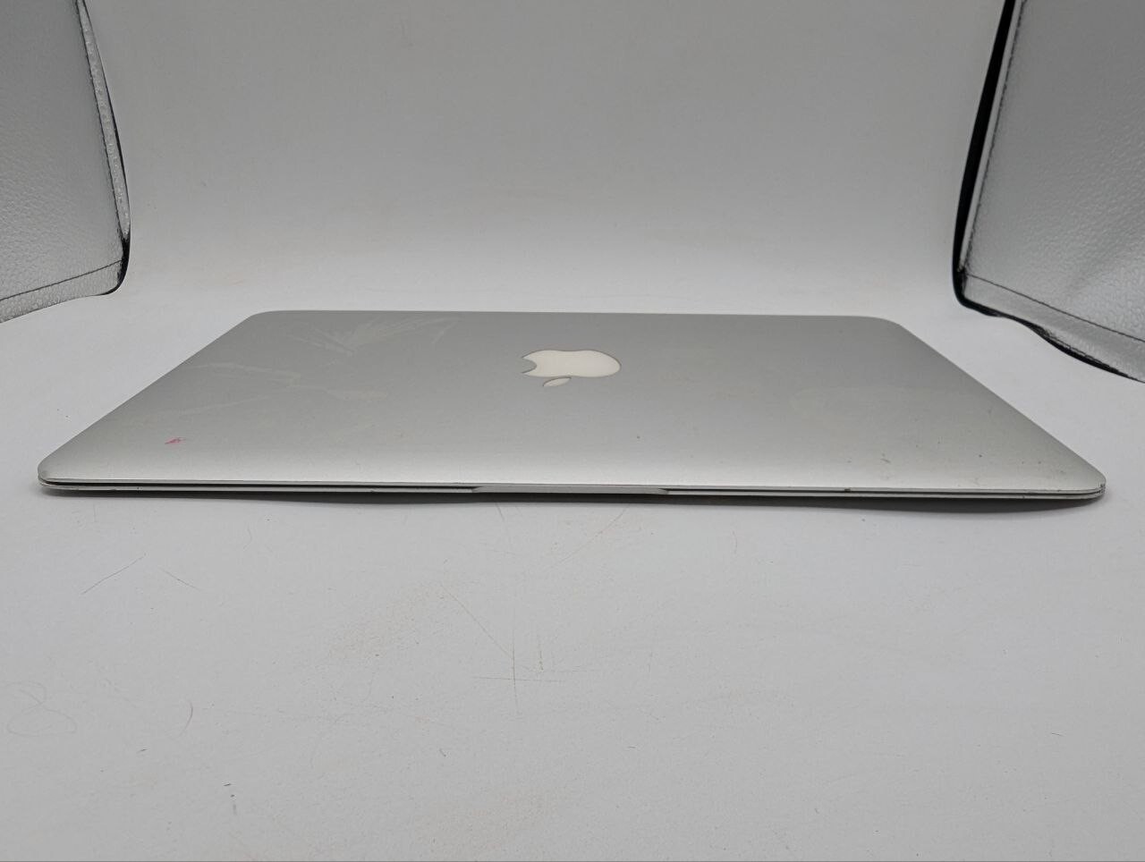 2011 Apple MacBook Air 11″ i5 1.8GHz 2GB RAM 64GB SSD A1370 – For Parts – ST49