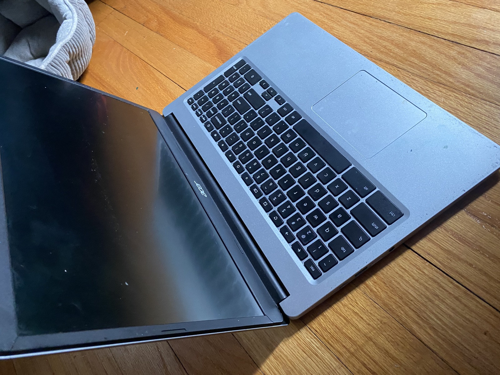 Acer Chromebook 315 15.6″ (32GB, Celeron N 1.1GHz, 4GB) CB315-3H-C2C3