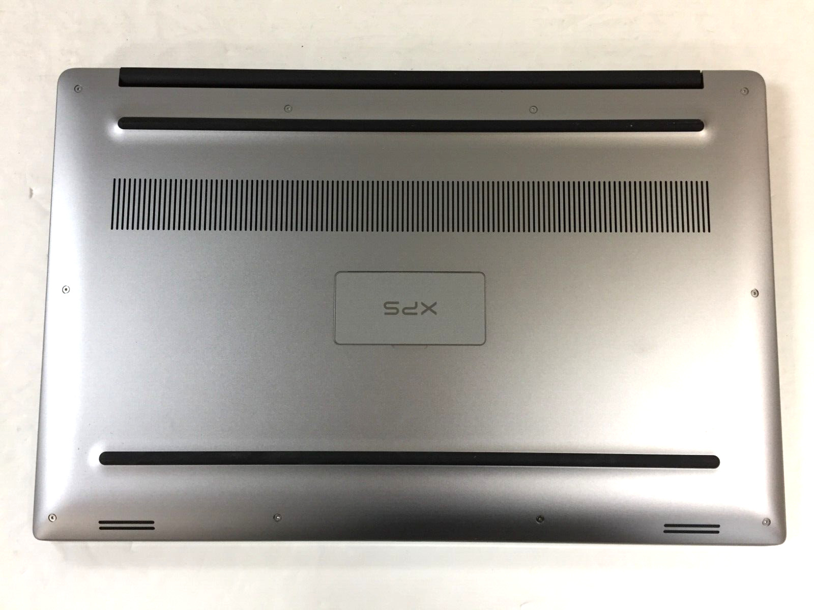 Dell XPS 9560 15.6″ Laptop/Intel i5-7300HQ/8GB Ram/1TB HDD+32GB SSD/GTX 1050/W10