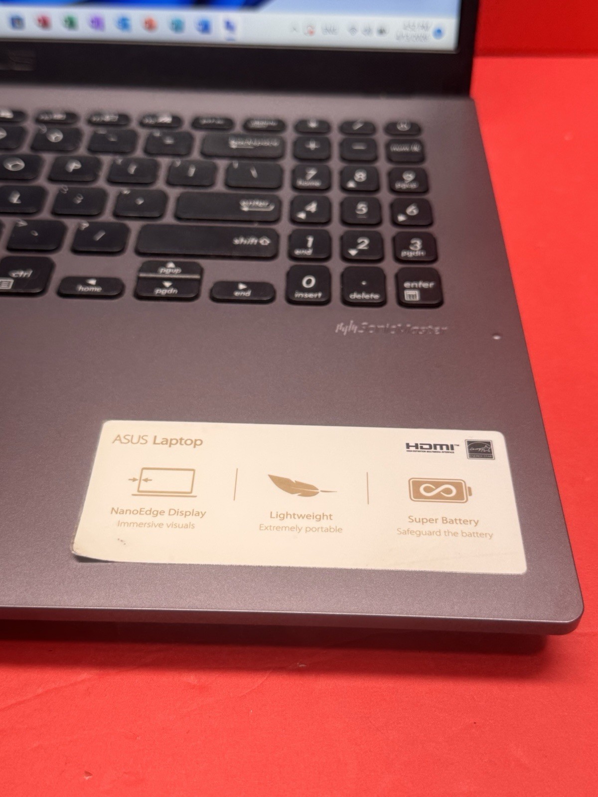 asus vivobook 15.4” X509FA 8th i5 1.6GHz-8GBRAN-256GBSSD Windows11pro