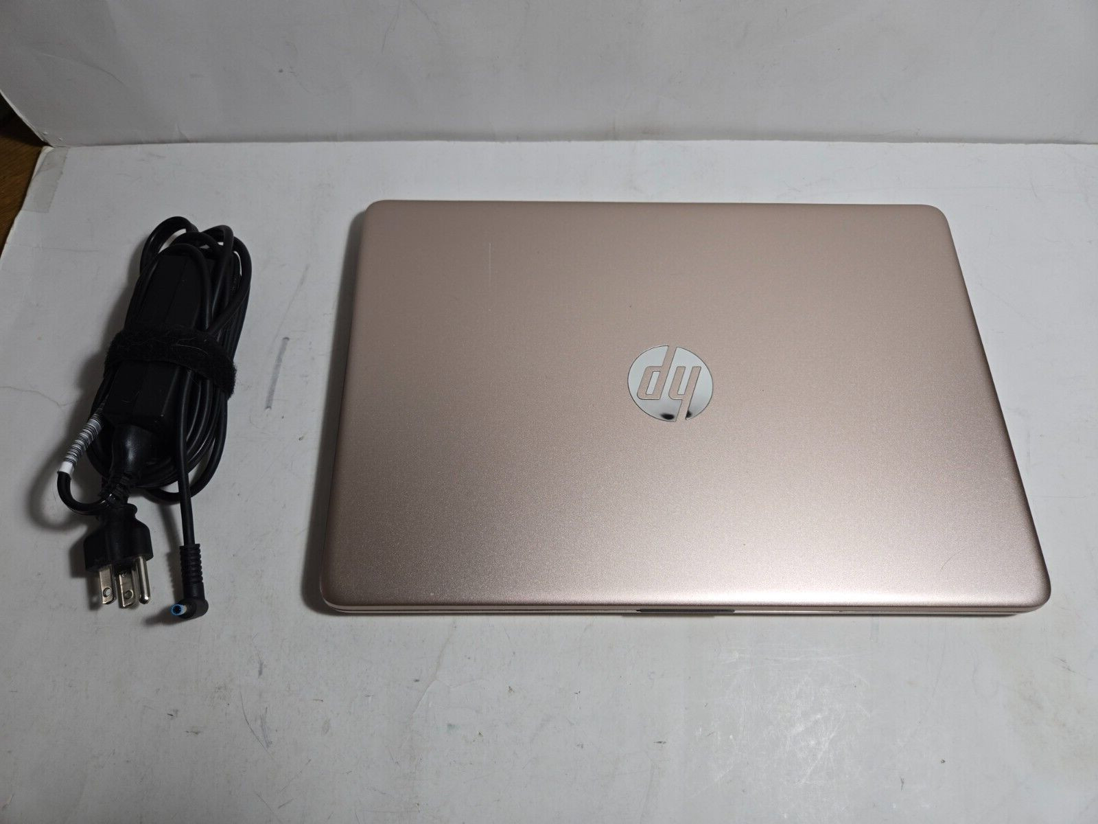 HP 14-DQ0012DS 14″ HD Touch Laptop Intel Celeron N4020 4GB SDRAM 64GB eMMC W10H