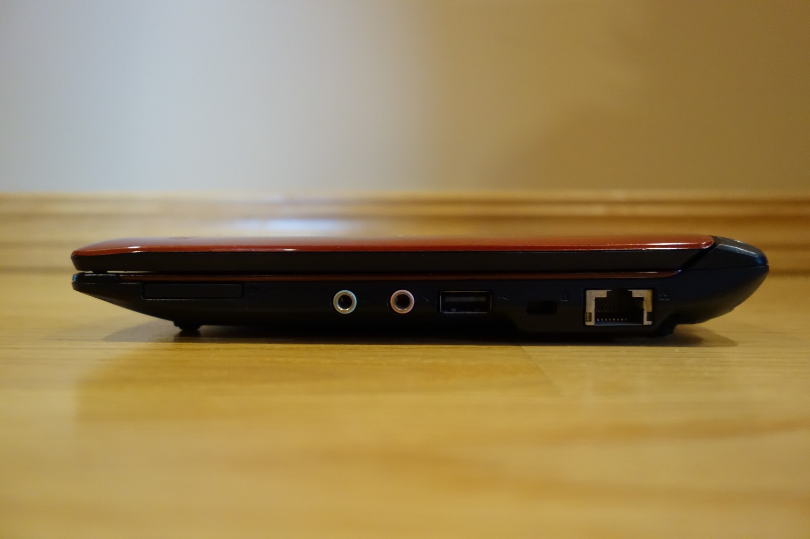 *FOR PARTS UNTESTED* Acer Aspire One NAV50 532h-R123 (NO HDD, NO RAM, NO POWER)