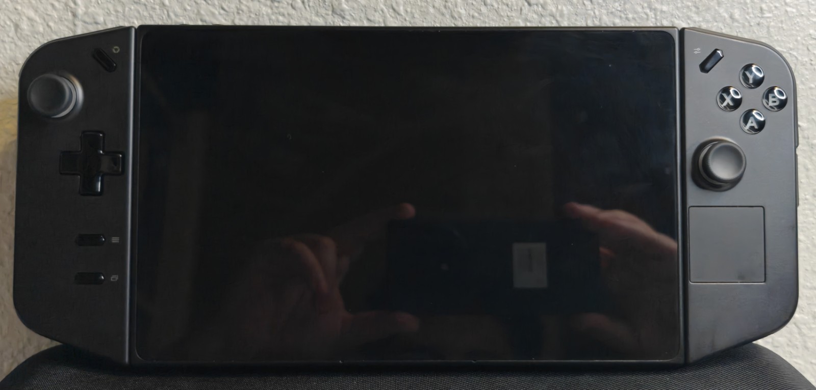 Lenovo Legion Go 8.8 in (1TB SSD, AMD Ryzen Z1 Extreme, 3.3GHz, 16GB RAM) Tested