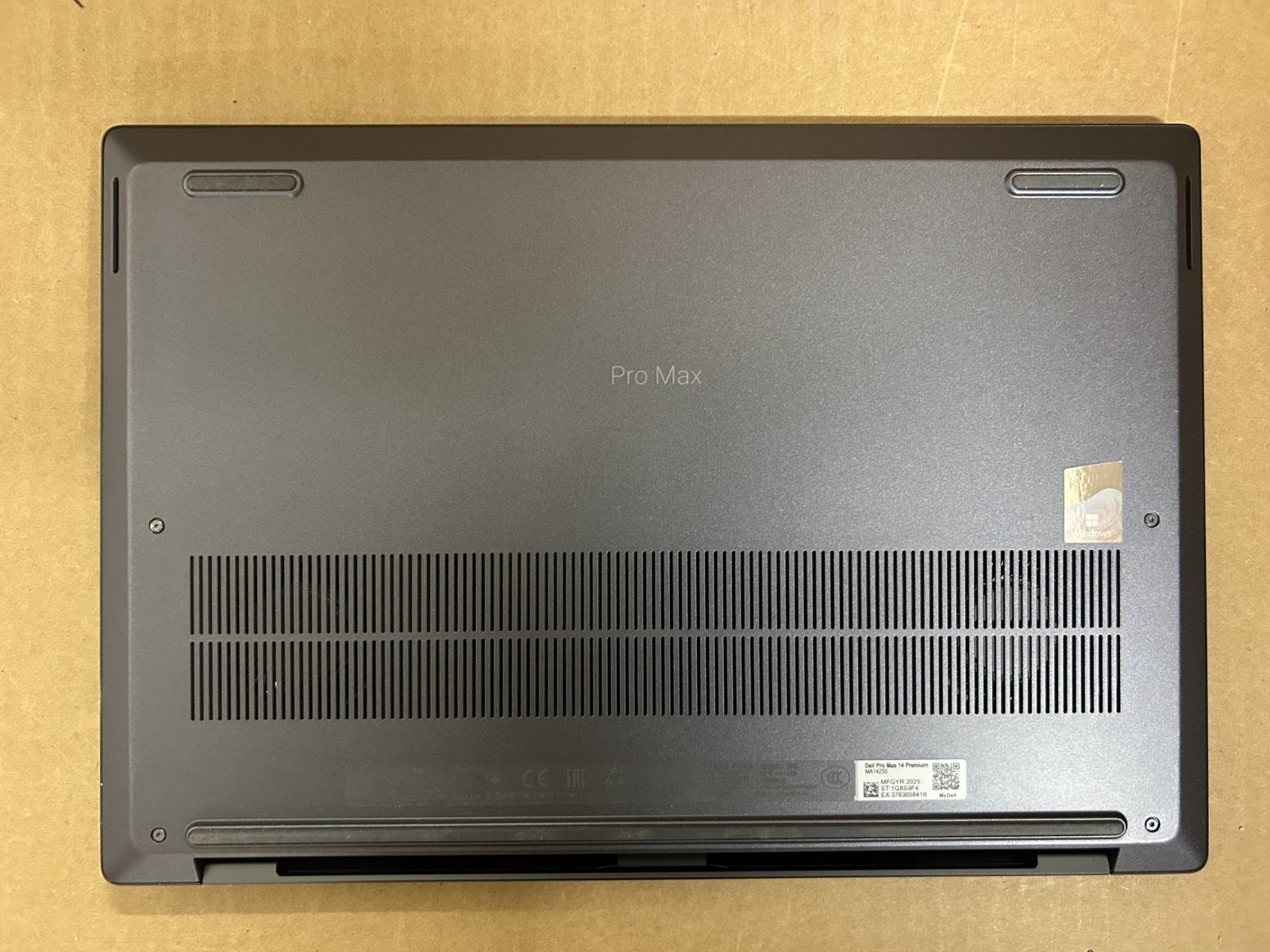 Dell Pro Max 14 Premium MA14250 Intel U9-285H 64GB DDR5 512GB SSD RTX Pro 2000