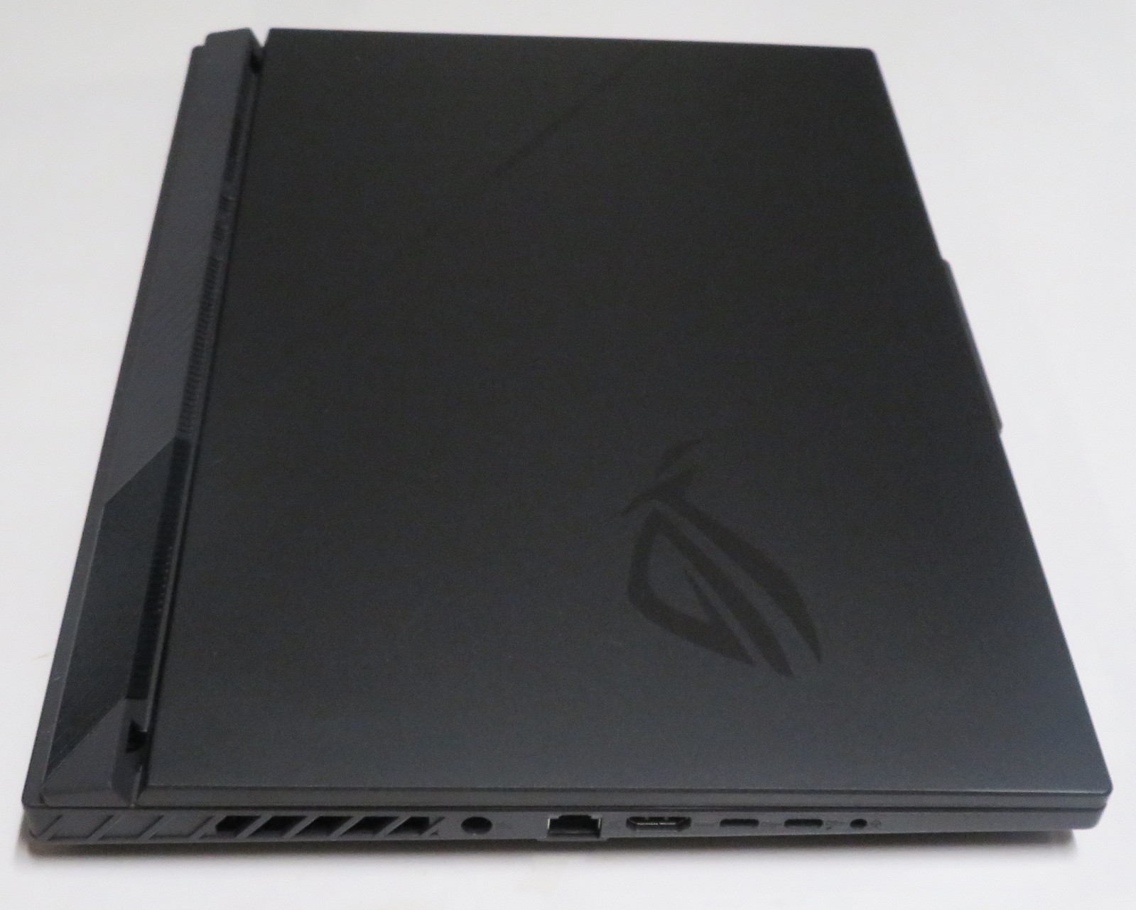 ASUS ROG Strix G16 Gaming Laptop 16″ AMD Ryzen 9 8940HX RTX 5070 Ti 16GB 1TB