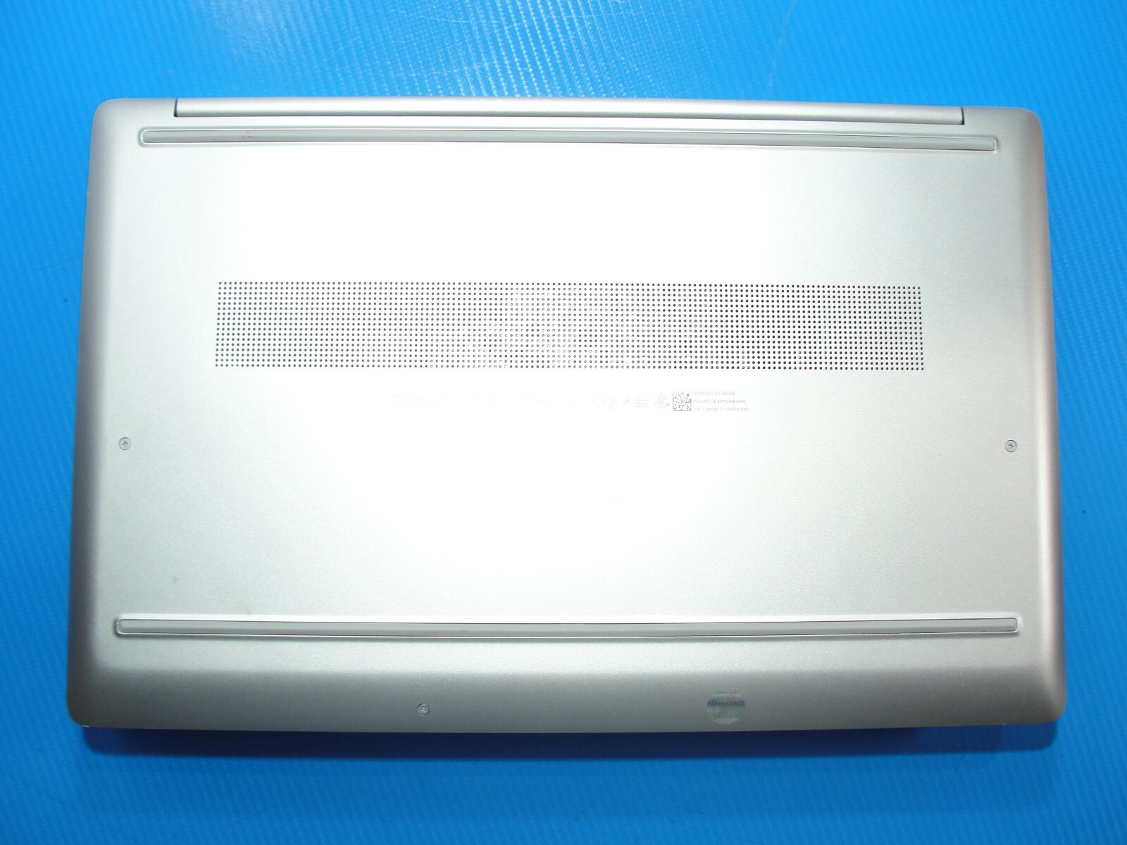 HP 17-CN0003dx 17.3” HD+ Core i3-1125G4 2GHz 8GB 256GB SSD + Charger