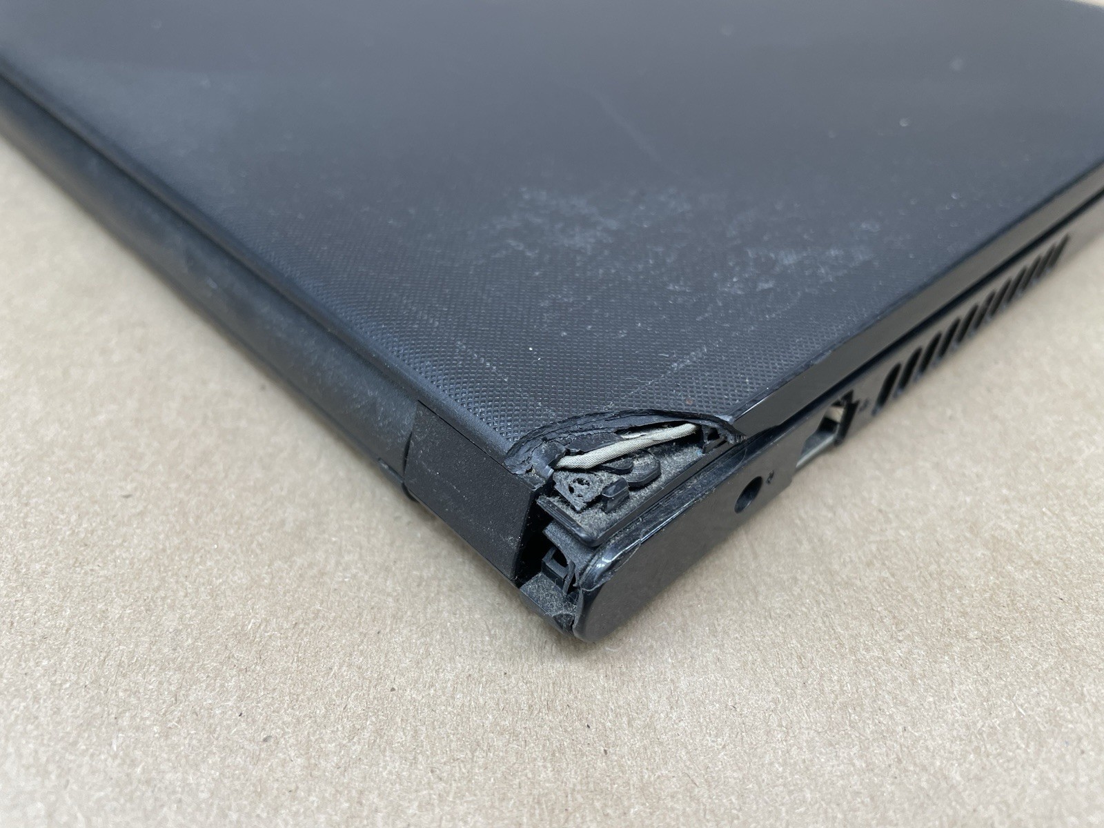 Dell Inspiron 15 3567 15.6″ i3-7100U@2.40GHz 8GB RAM 1TB HDD Win10 Pro