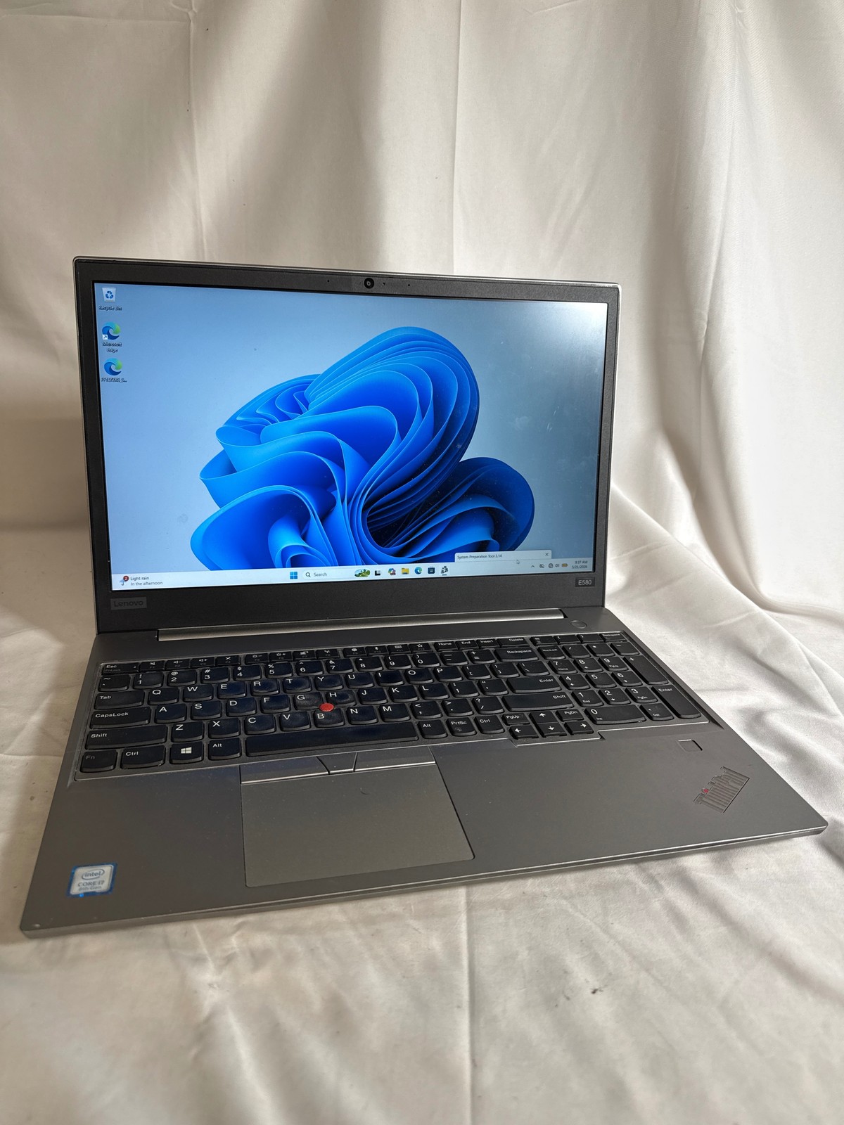 Lenovo ThinkPad E580 Intel Core i7-8550U 8 GB 256GB SSD 15.6″