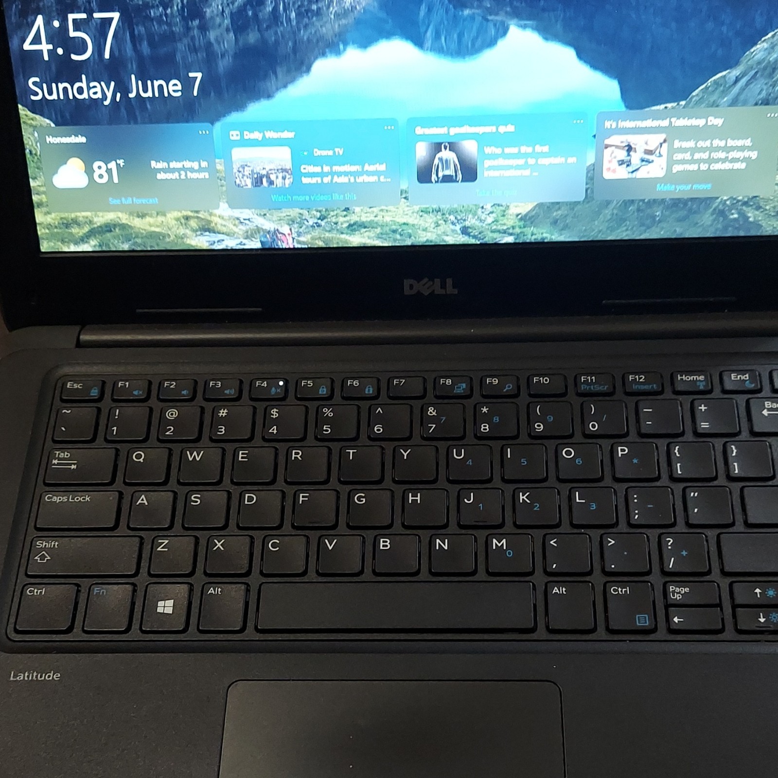 Dell Latitude 3380 13in Core i3 2.00GHz 8GB 128GB SSD Win10 Black