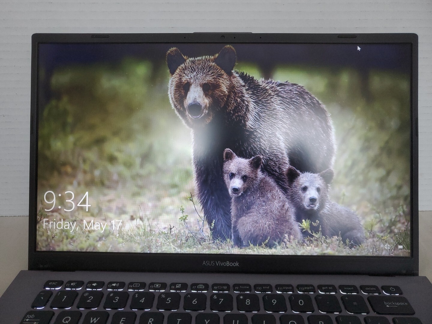 ASUS F412D VivoBook 14″ FHD Ryzen 3 3250U 2.6GHz AMD Radeon Graphics 8GB 256GB