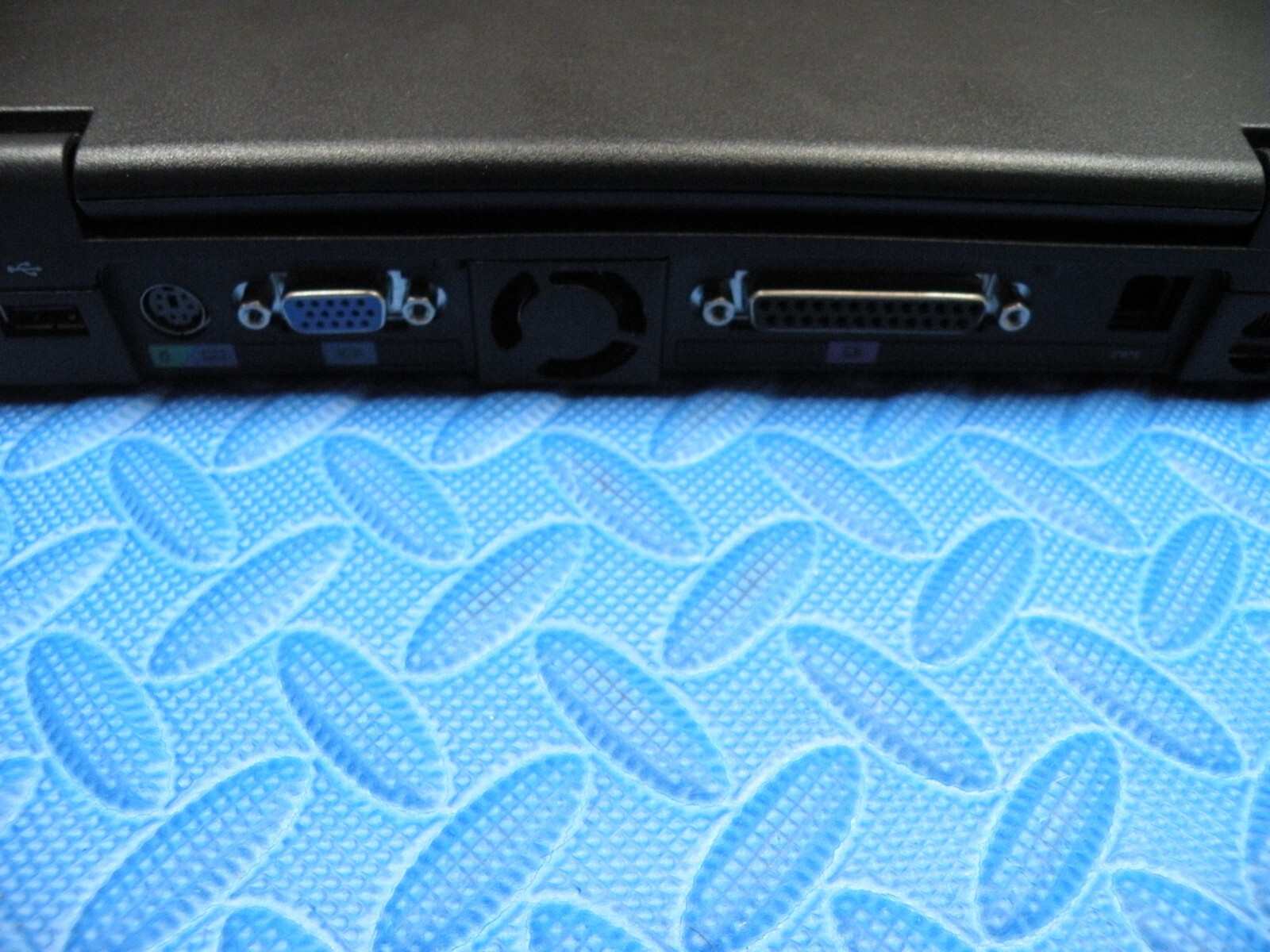 Dell Inspiron 2650 PP04L 1.80GHz 789MHz 256MB Ram 4GHD Laptop w/ Power Cord