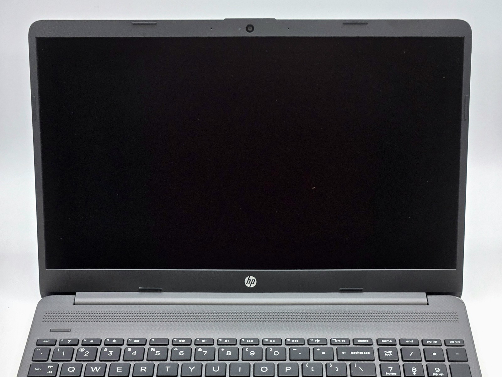 HP 255 G9 (7X9D4UT) 15″ FHD RYZEN 5 5625U 512GB 16GB W11P Radeon Graphics Webcam