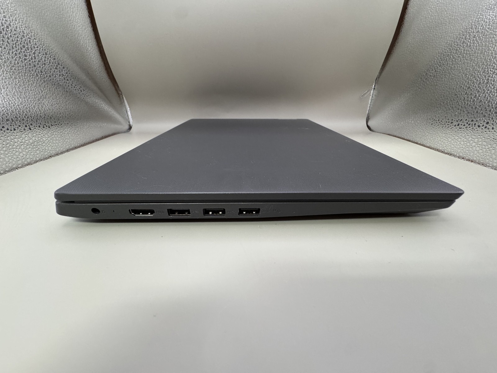 Lenovo V14-ADA, AMD Athlon Gold 3150U, 6GB DDR4, 239 GB SSD, FEW KEYS DONT WORK
