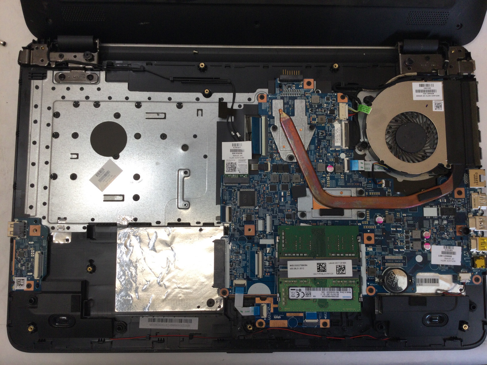 HP NOTEBOOK 17-X127CL – BOOTS TO BIOS – INTEL I7-7500U – NO RAM – READ DESC-BB
