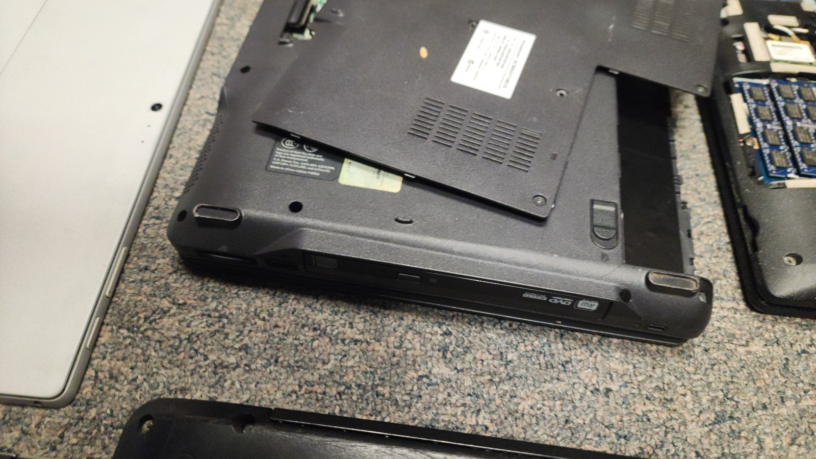 MIXED LOT OF 8 LAPTOPS FOR PARTS OR REPAIR !!! READ DESCRIPTION!!!