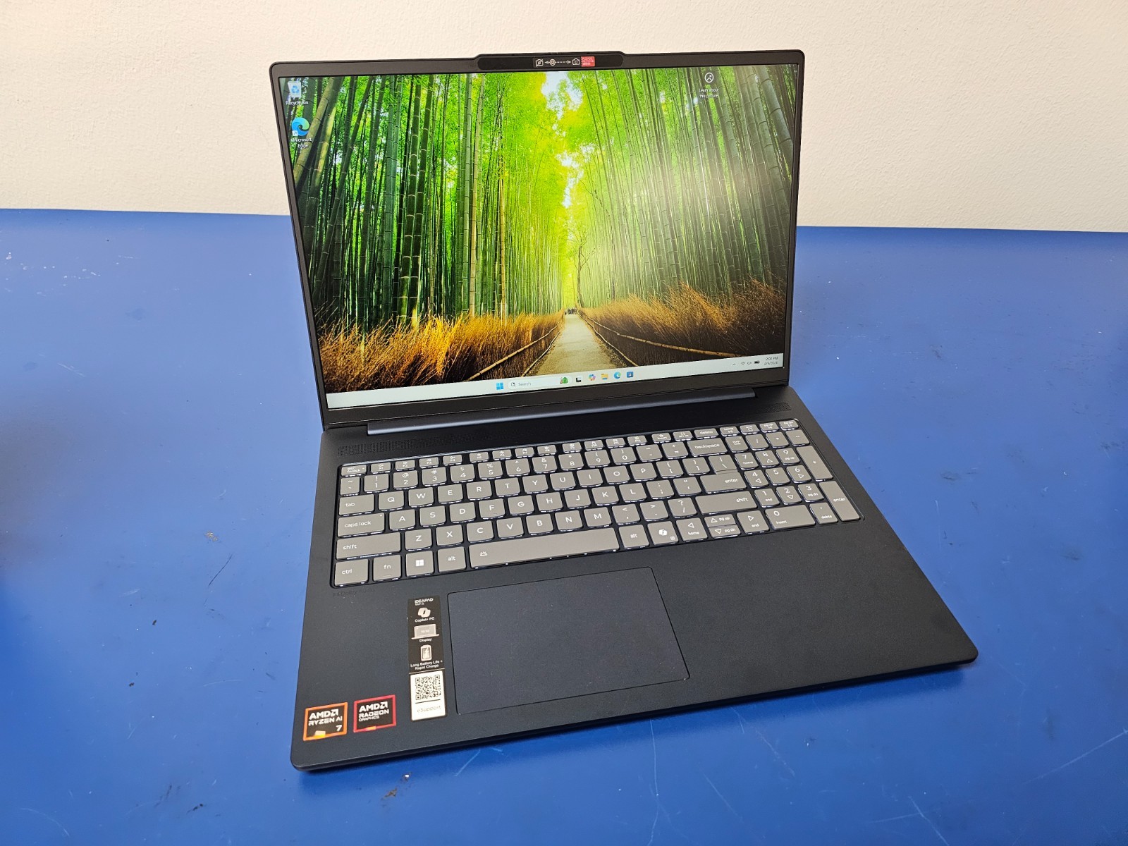 LENOVO IdeaPad 5 2-in-1 16AKP10, AMD Ryzen AI 7 350, 16 GB RAM, 1 TB NVMe SSD