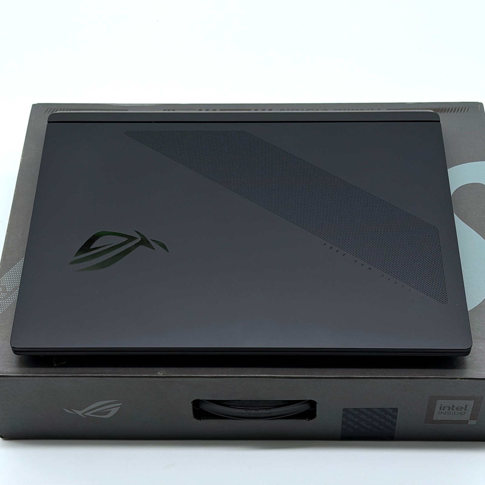 Asus ROG Strix SCAR 18 Gaming Laptop 18″ 2.5K Ultra 9 64GB RAM 2TB RTX 5090 24GB