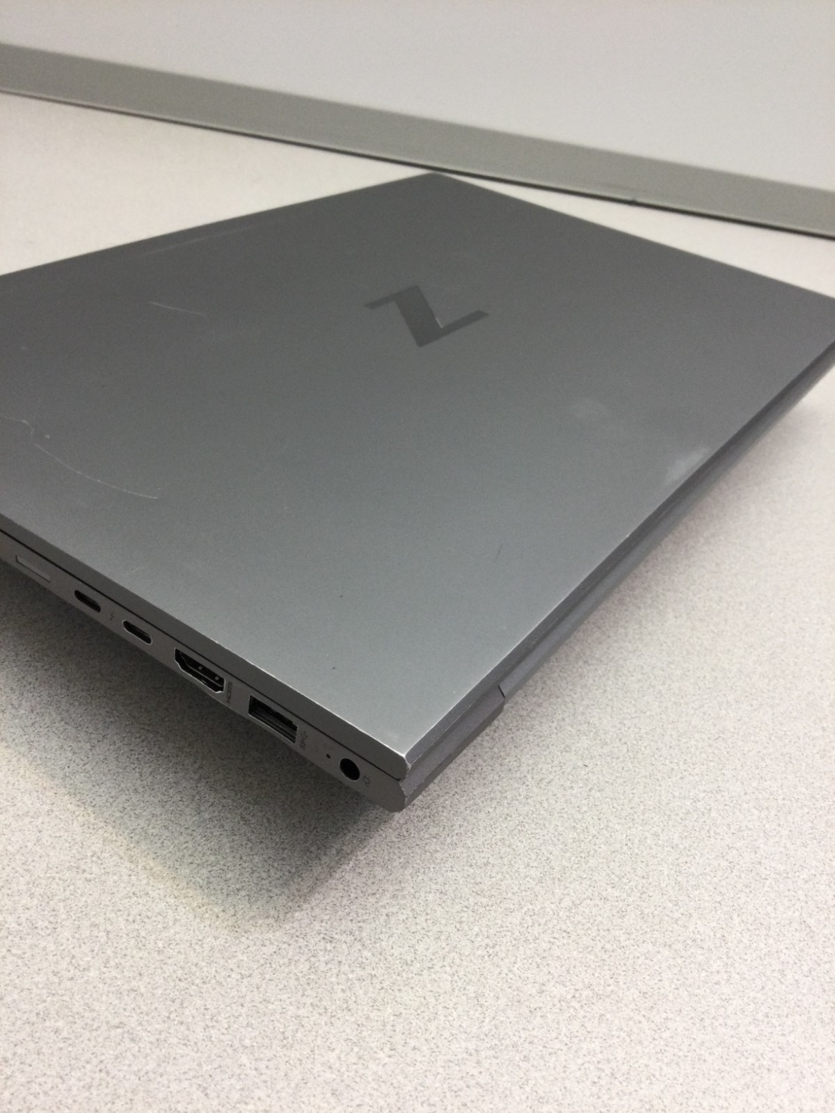 HP Zbook Firefly 14 G8/ Core i5-1145G7/ 2.60GHz /8GB RAM/ NO SSD***No OS