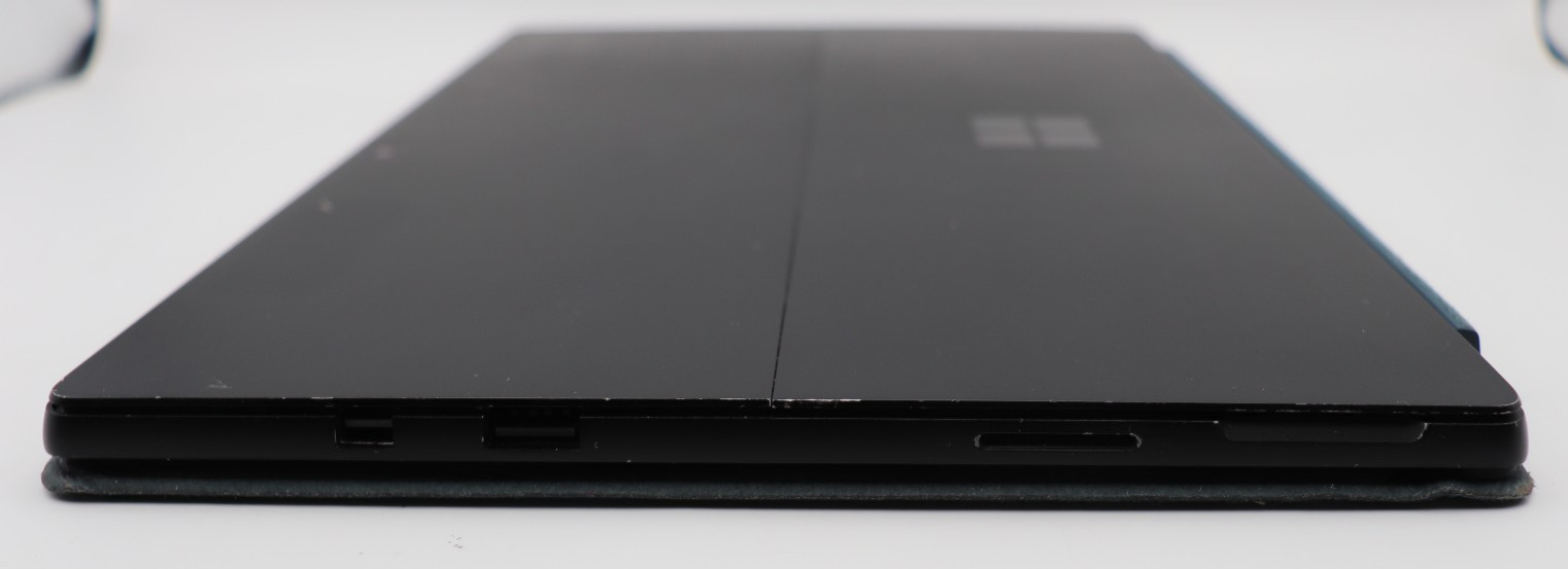 Microsoft Surface Pro 6✔12.3″✔i7-8650U✔512GB SSD✔16GB RAM✔Wins11✔BLK✔W/KB