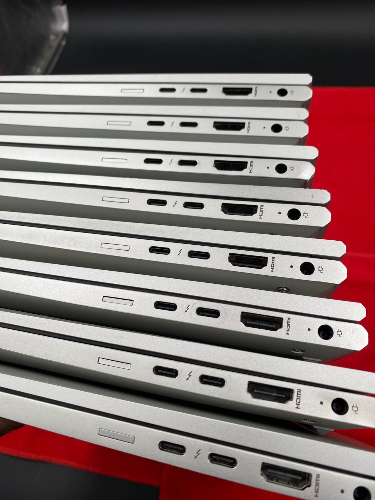 8 LOT HP ELITEBOOK 840 G8 14″ i7-1185G7 16GB RAM 256GB NVMe WINDOWS 11 NOAC