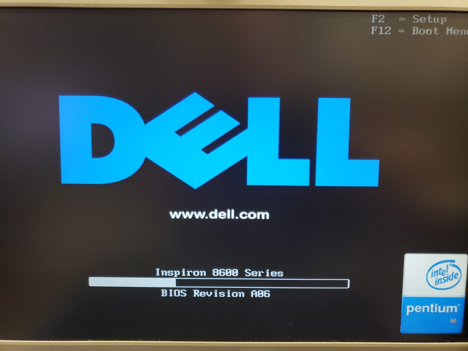 Vintage Dell Inspiron 8600 Laptop Intel M 1.4GHz 1GB 40GB WinXP 15.4″ Bright!