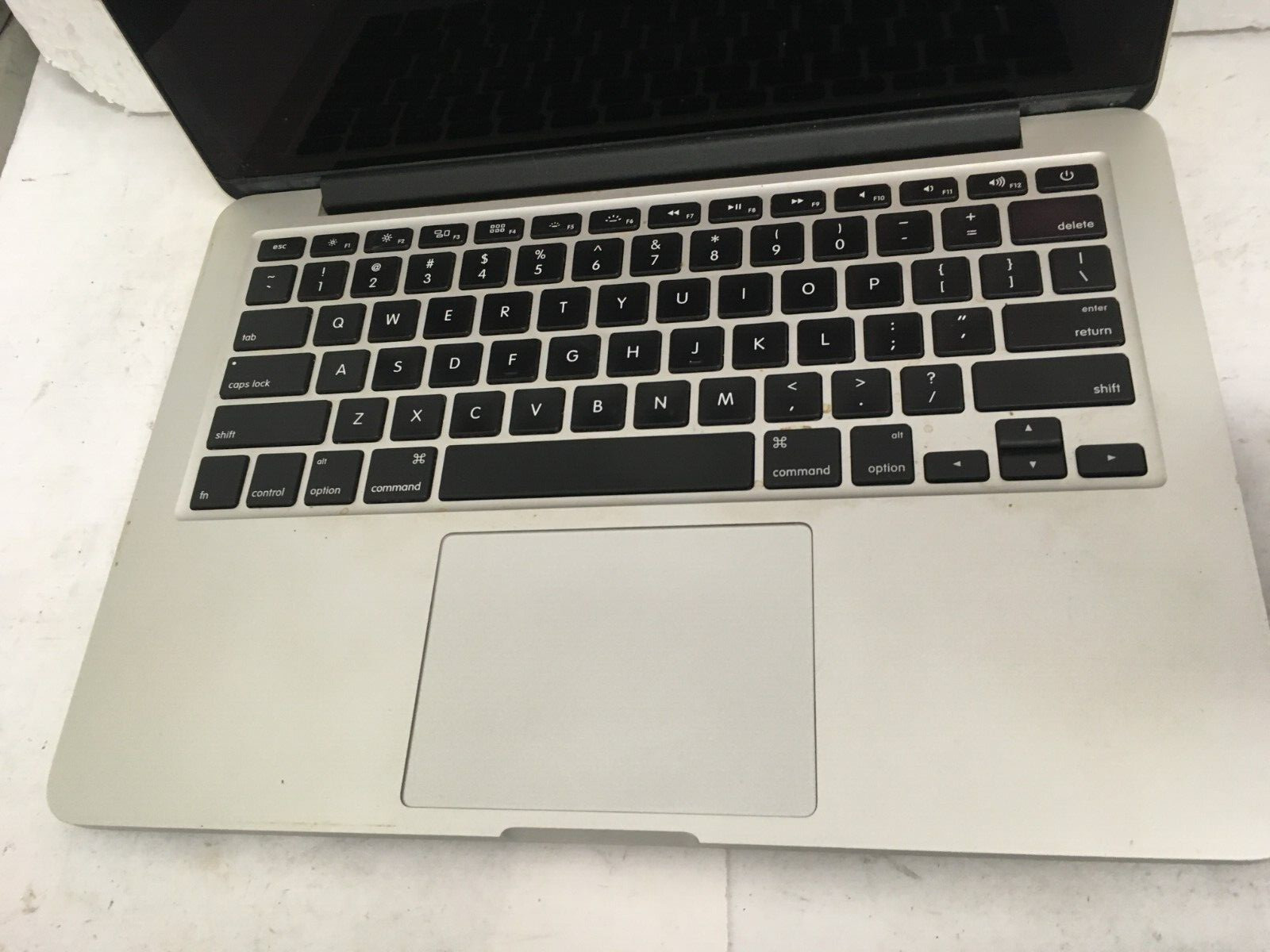 APPLE MacBook Pro 13 inch used laptop for parts/repair 11.1 2013