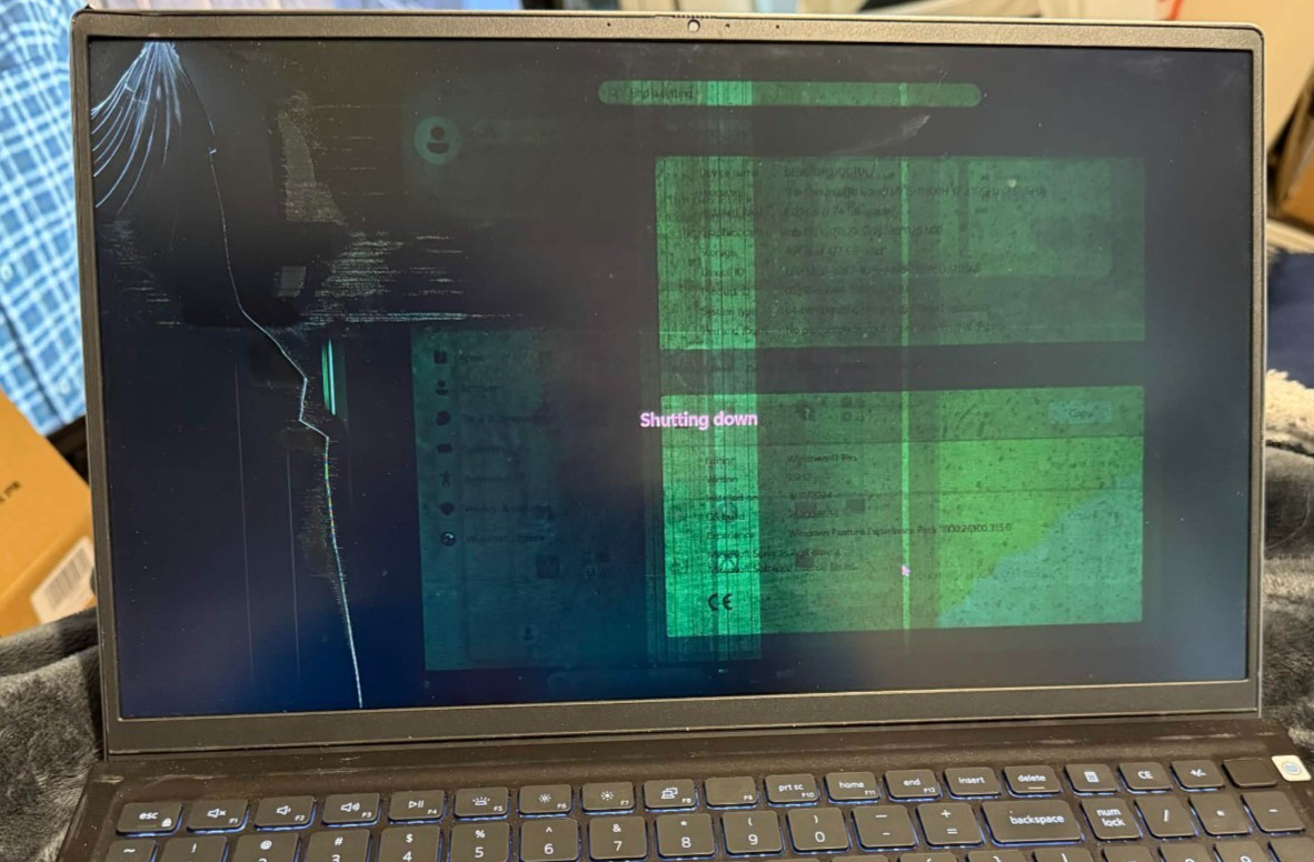 DELL VOSTRO 15 5510 INTEL CORE i5 8GB RAM – Used – STILL WORKING