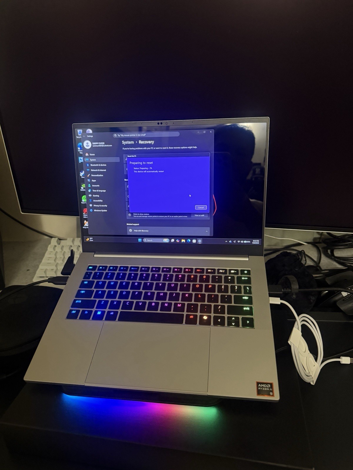 Razer Blade 14 (2025) Mercury White RTX 5070 Ryzen AI 9 365 32GB 1TB 3K OLED