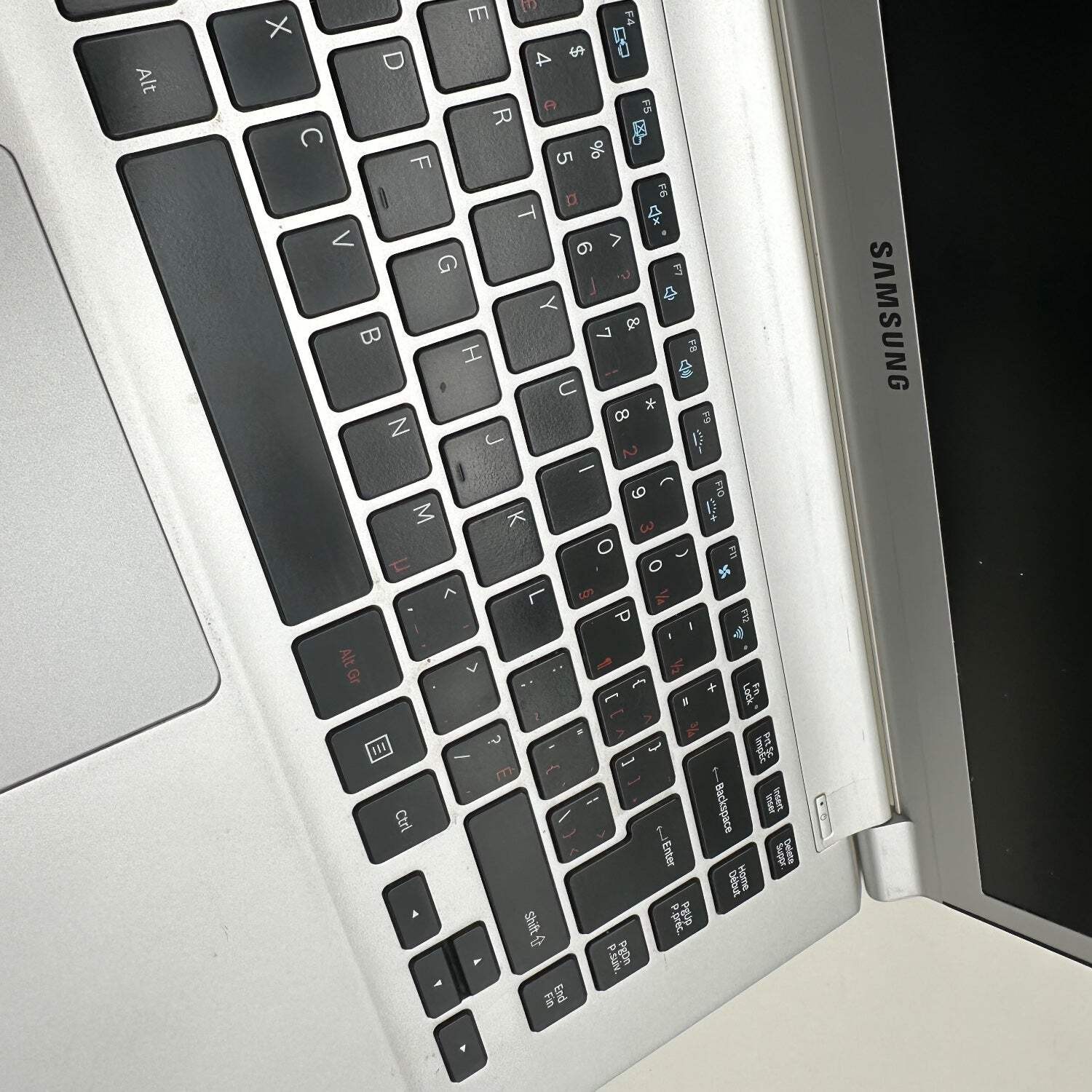 Samsung Galaxy Notebook NP900X4D 13.3″ i7-3517U 1.9GHz 8GB RAM 126GB SSD