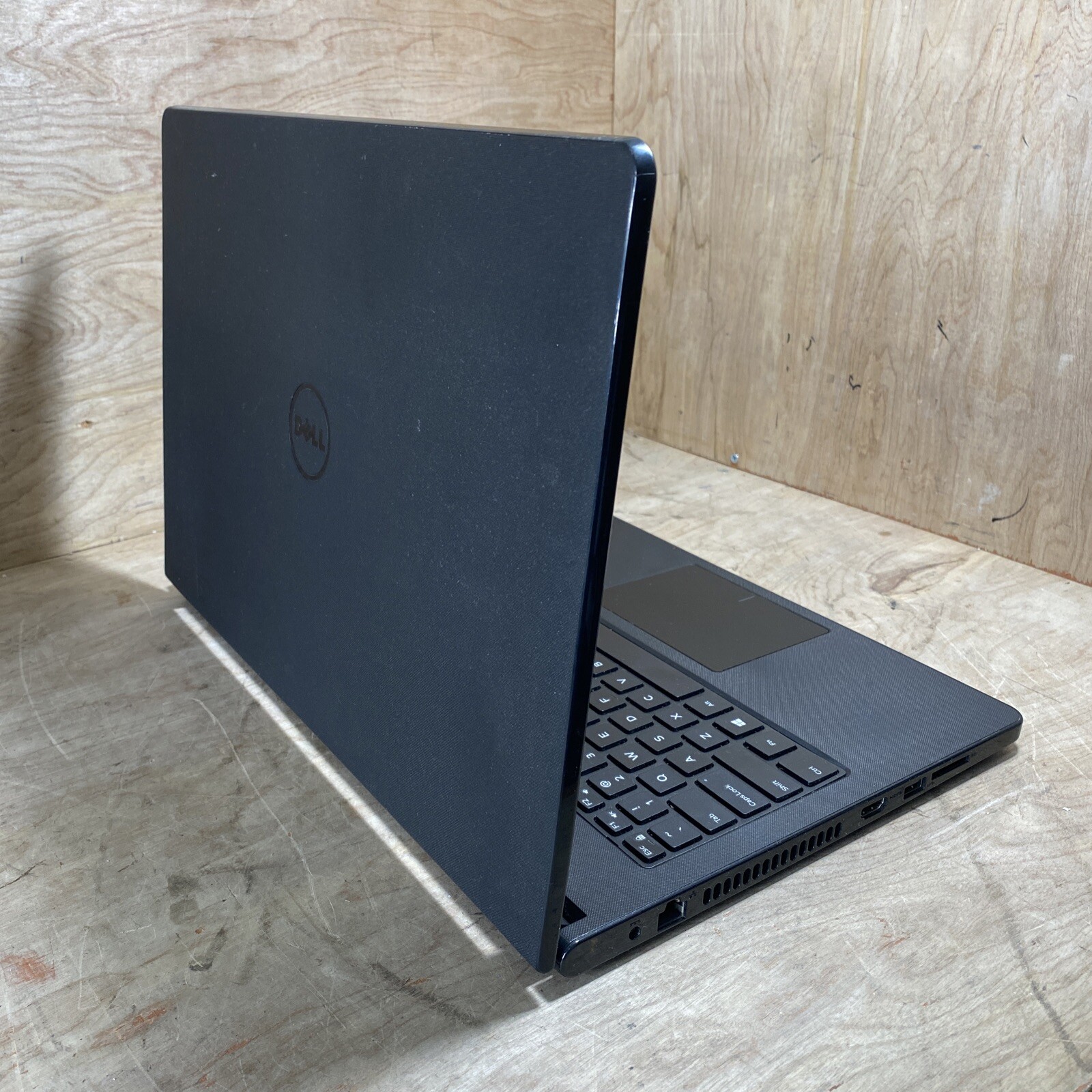 Dell Inspiron 5566 15.6″ i3-7100U @2.4GHz | 6GB | 240GB SSD | Touchscreen | W10H