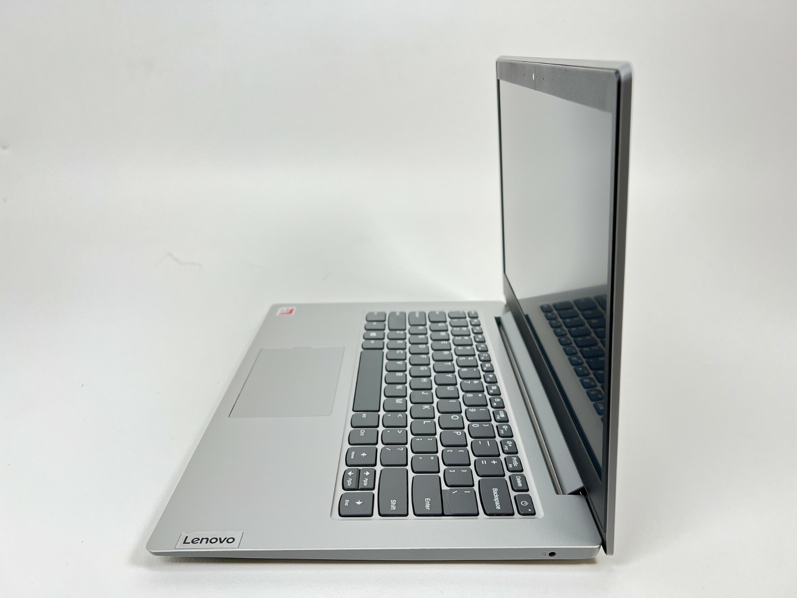 Lenovo IdeaPad 1 14″ (64 GB eMMC, AMD A6-9220e, 1.60 GHz, 4GB) Laptop – Platinum