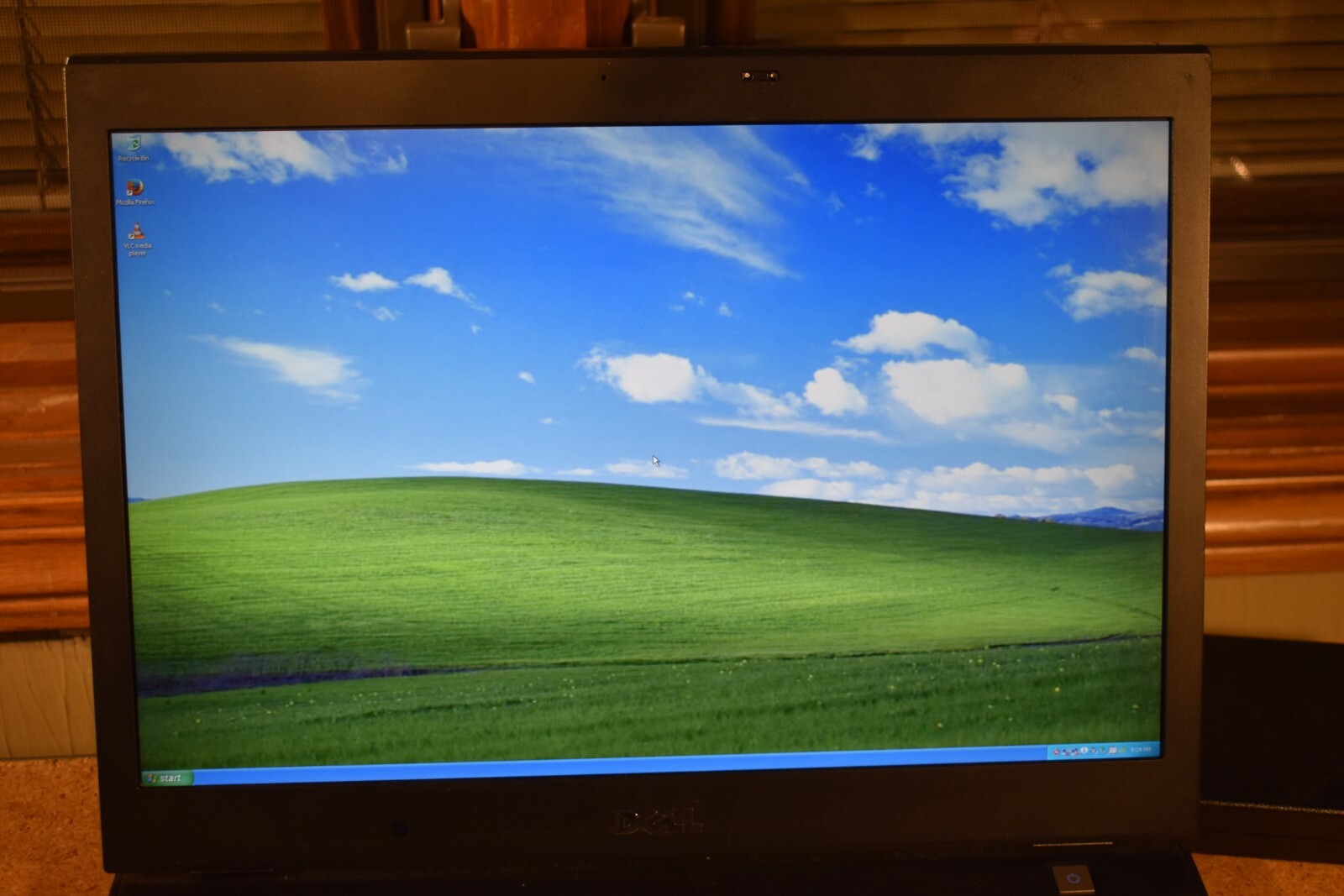 Dell Latitude E6500 P8600 2.26GHz 4GB RAM 160GB HDD WUXGA 1920×1200 Windows XP