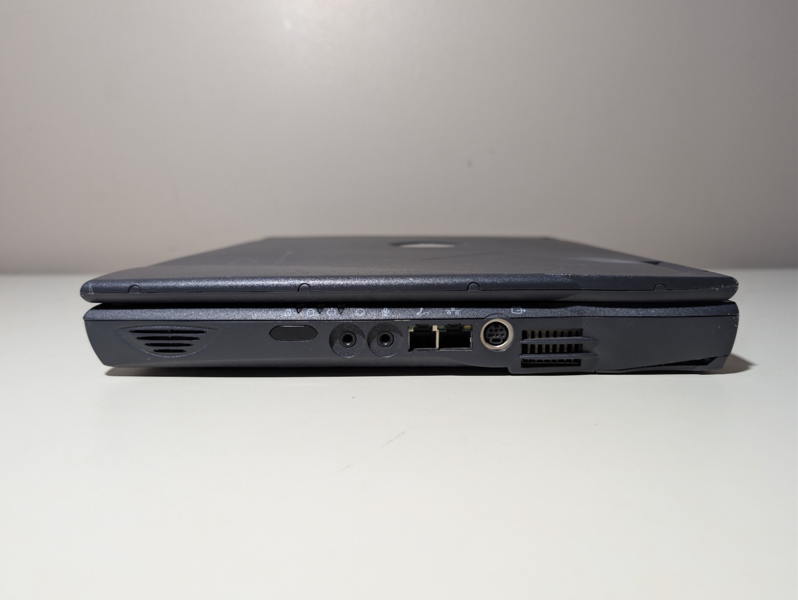Read! DELL LATITUDE C600 | PENTIUM III 256MB RAM 20GB HDD | Windows 98 SE ATI