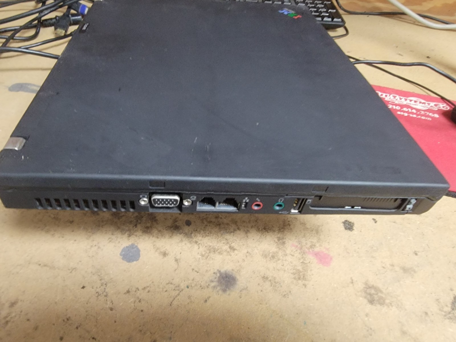 Lenovo T60 LAPTOP – INTEL CORE DUO – 2GB RAM – PARTS ONLY – Broken Screen