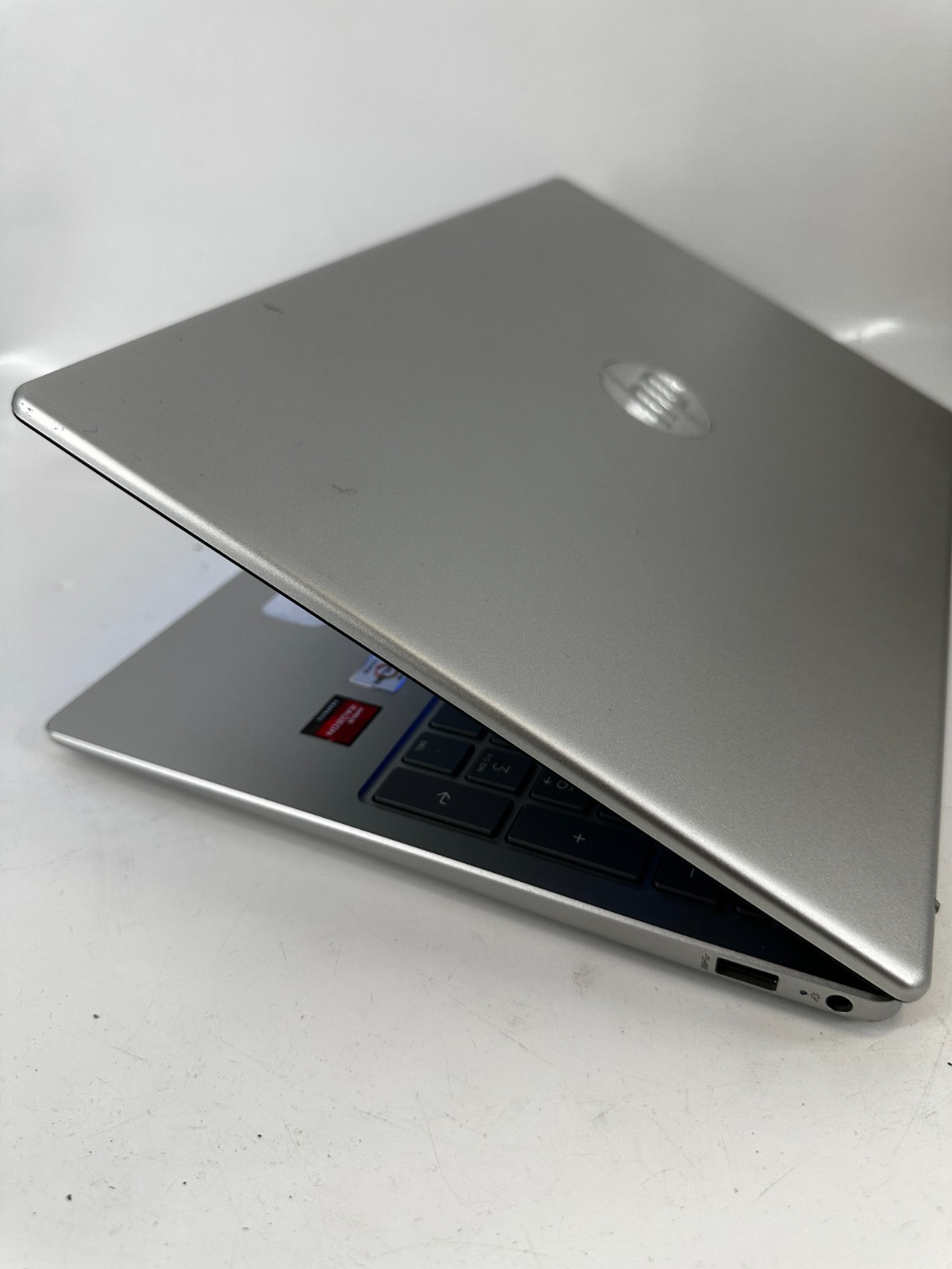 HP Laptop 15-fc0105nr (7K5Q8UA) AMD Athlon Silver 7120U 256 GB SSD 8GB RAM