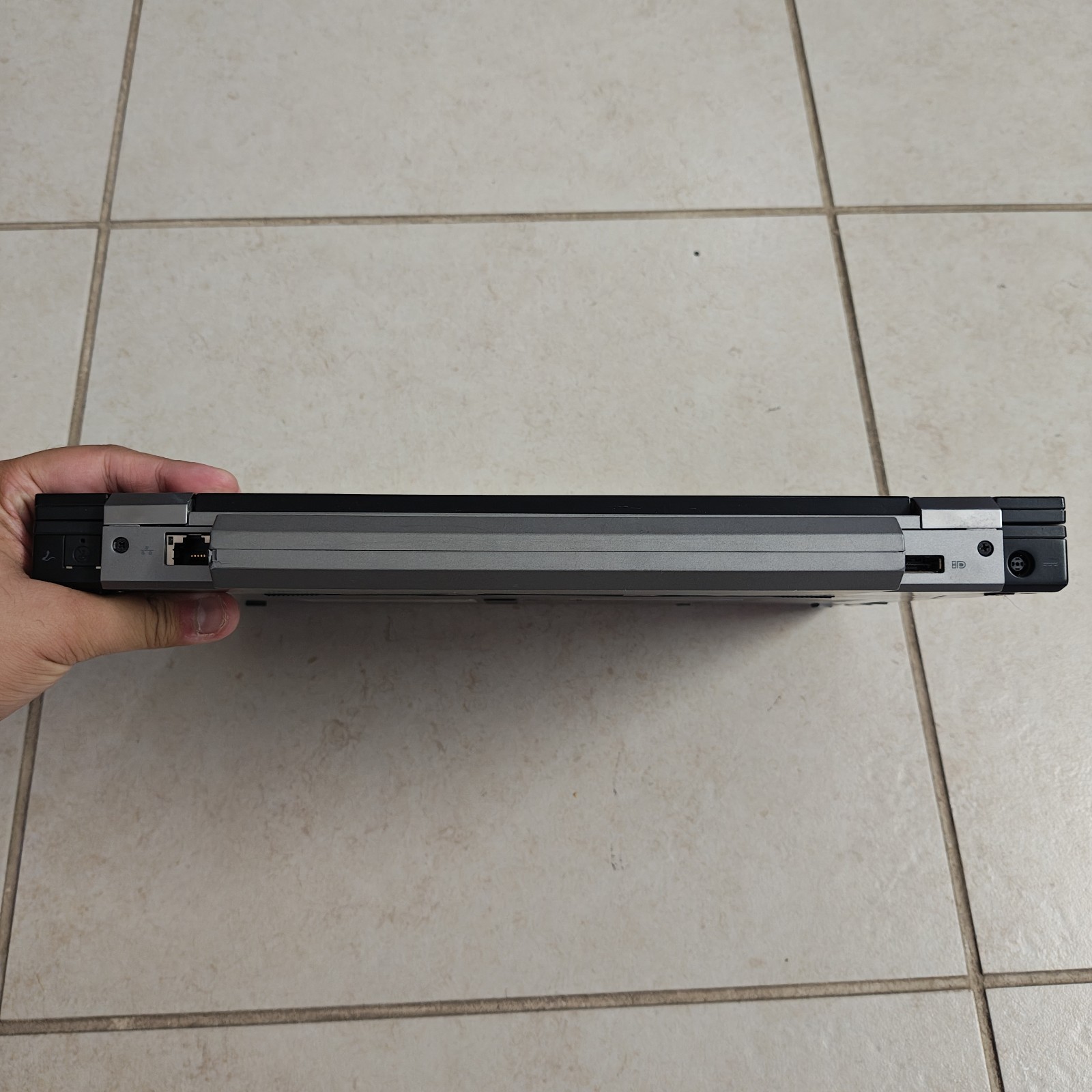 Dell Latitude E6400 14.1″ Laptop – NO HDD/4GB RAM – Intel Core2 Duo P9700 #3882