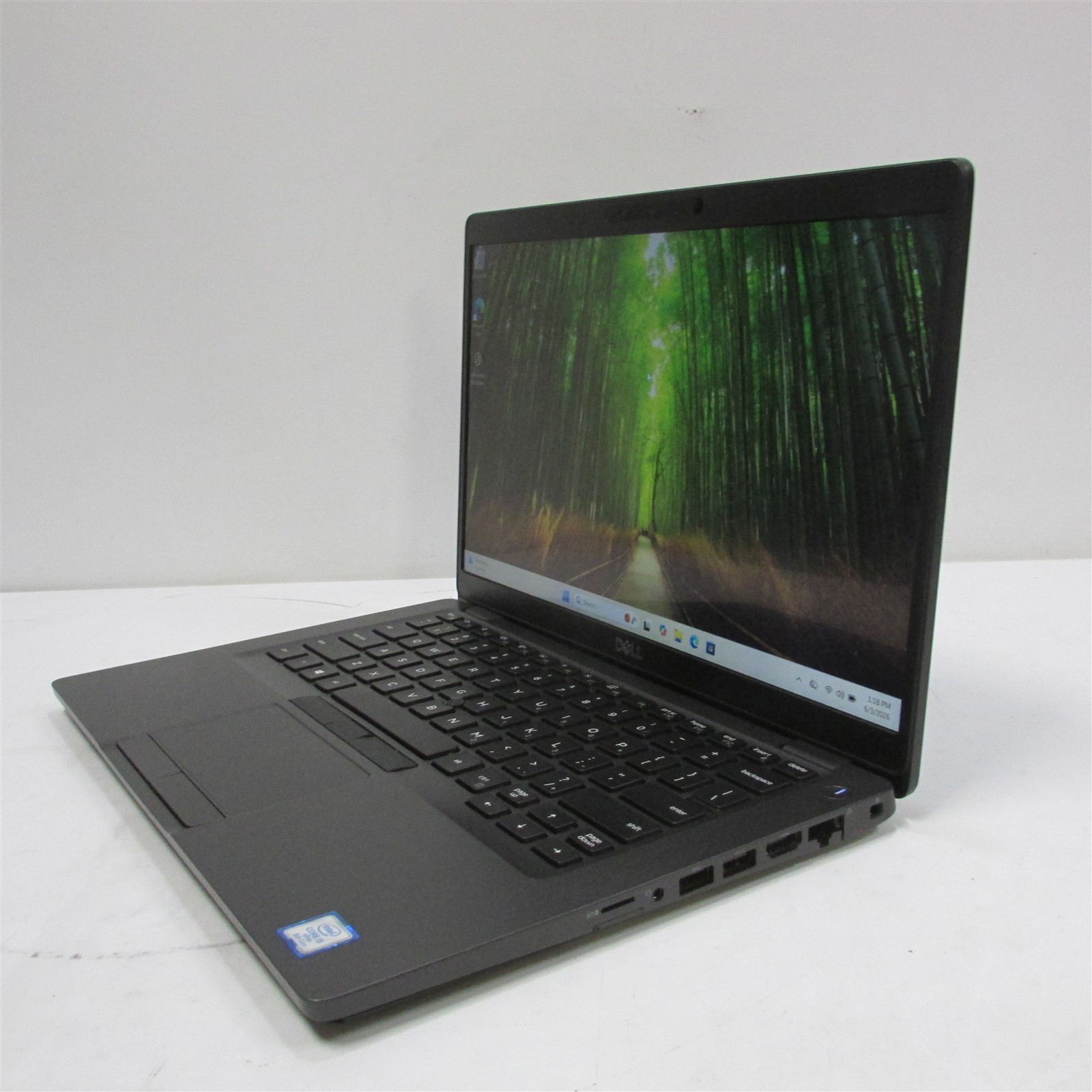 Dell Latitude 5400 i5-8365U 1.6GHz 8GB RAM 256GB m.2 14″ Windows 11 Pro COSM DMG